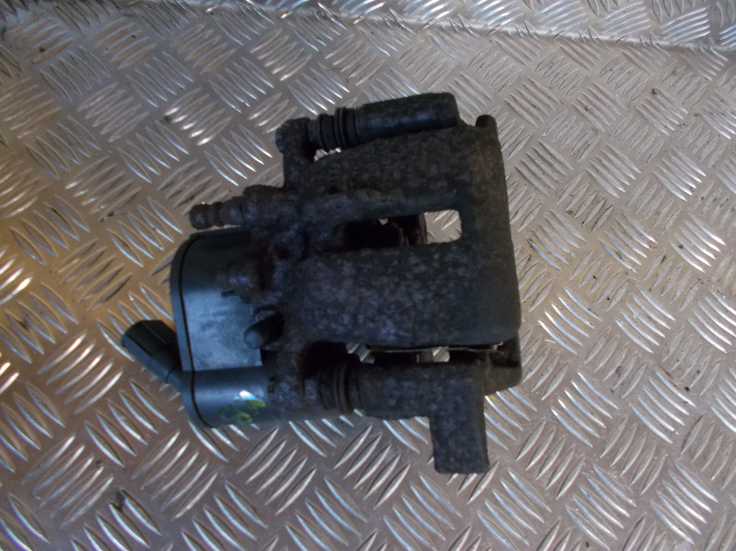 Audi A6 Bremsekaliber Vb Med OEM Nr. 4F0615403F Fra Audi Ophugger