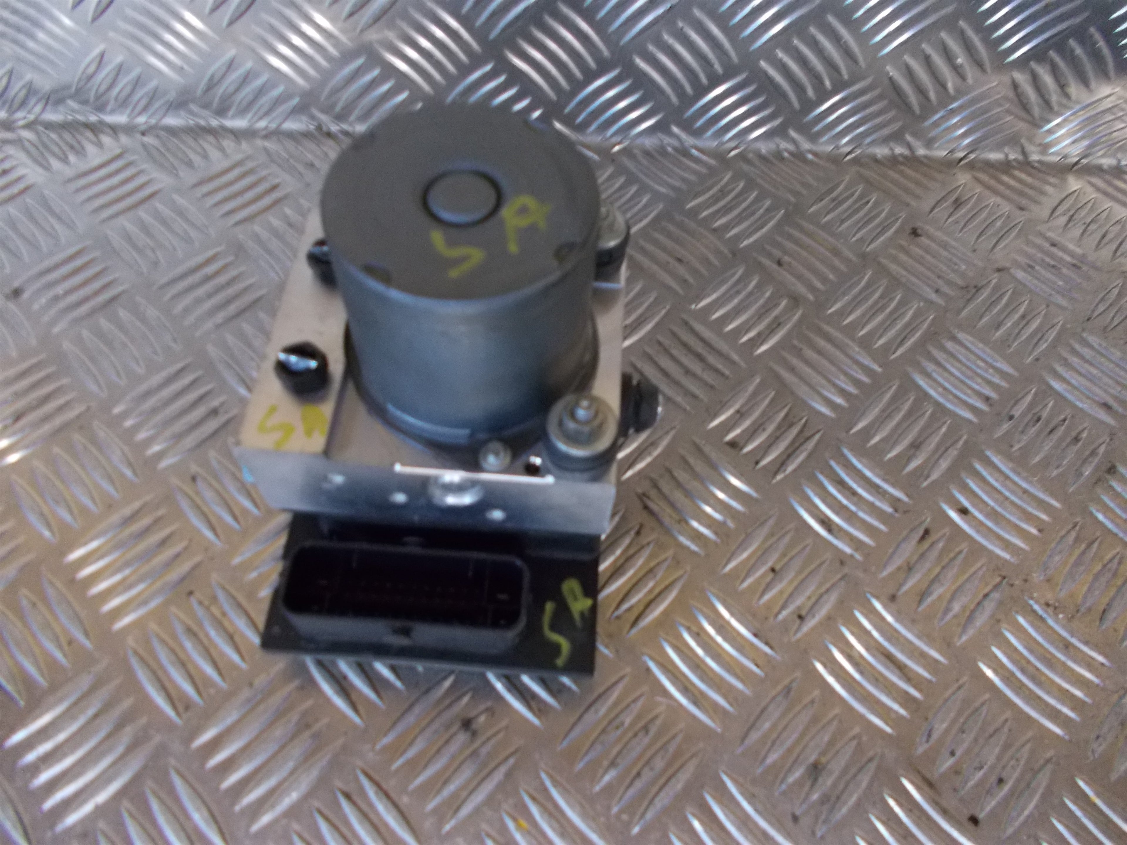 Audi A6 ABS Pumpe Med OEM Nr. 4F0614517AB Fra Audi Ophugger