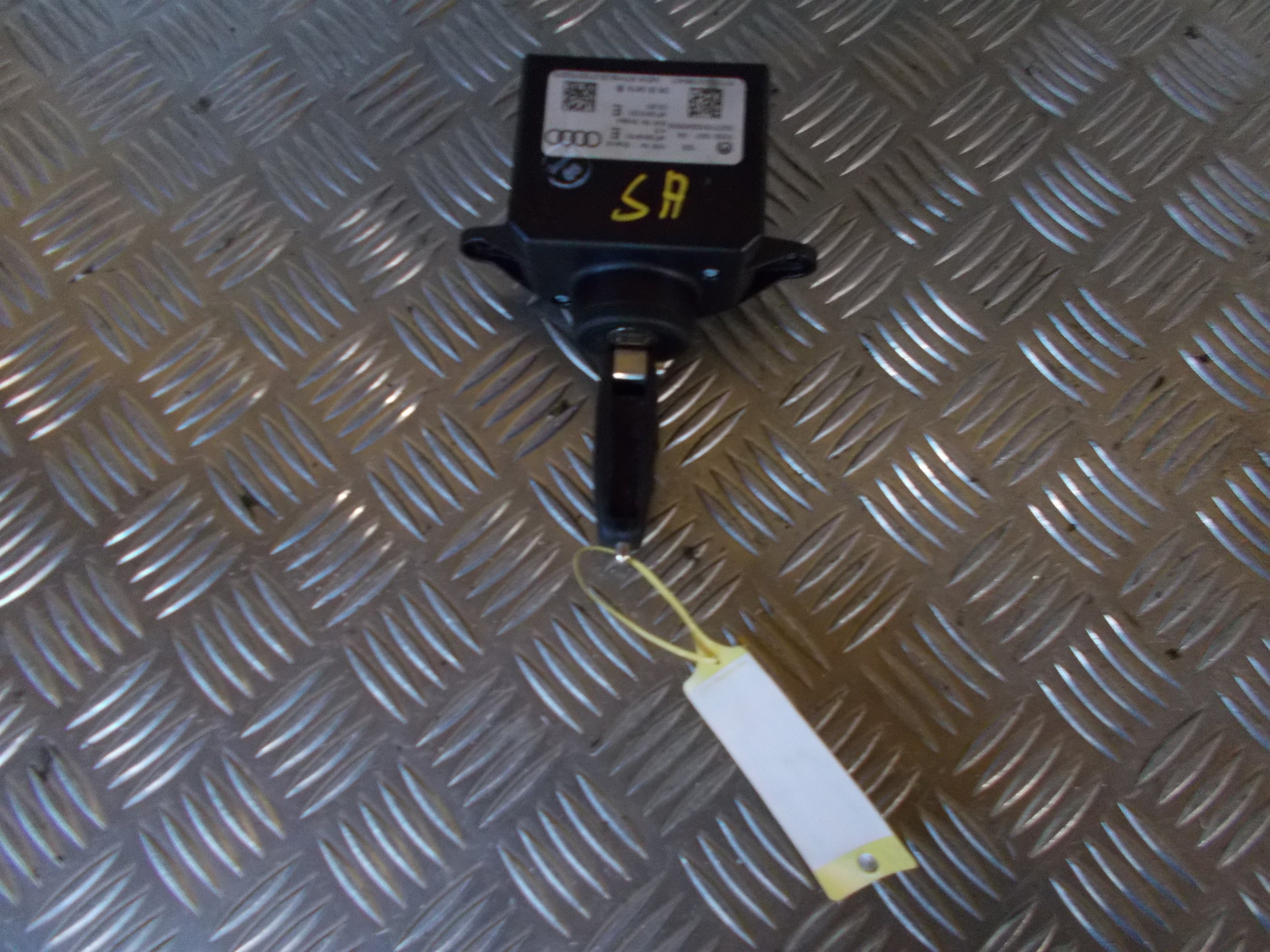 Audi A6 Ratlås Med OEM Nr. 4F0910131E Fra Audi Ophugger