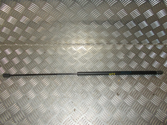 Audi A6 Fronthjelmsdæmper Med OEM Nr. 4F0823359A Fra Audi Ophugger