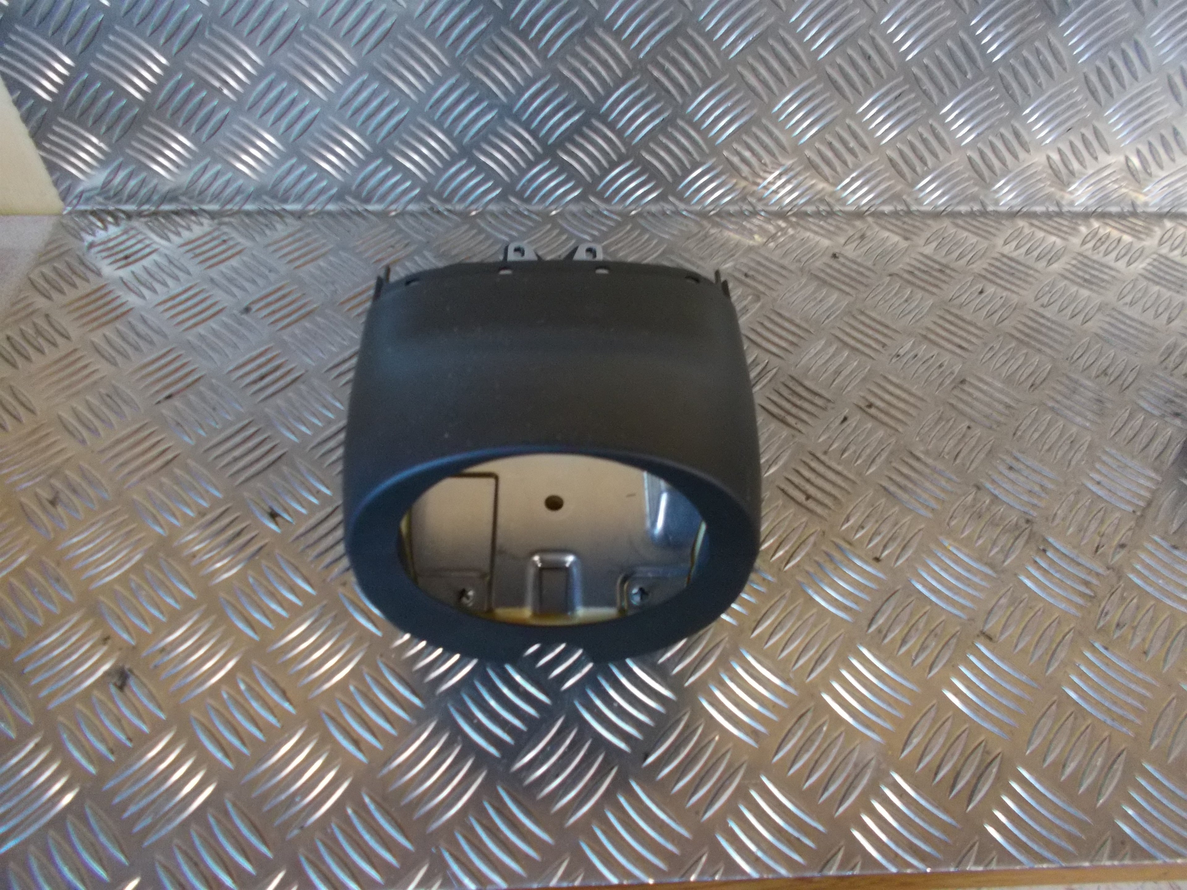 Audi A6 Ratafdækning Med OEM Nr. 4F1953497D Fra Audi Ophugger
