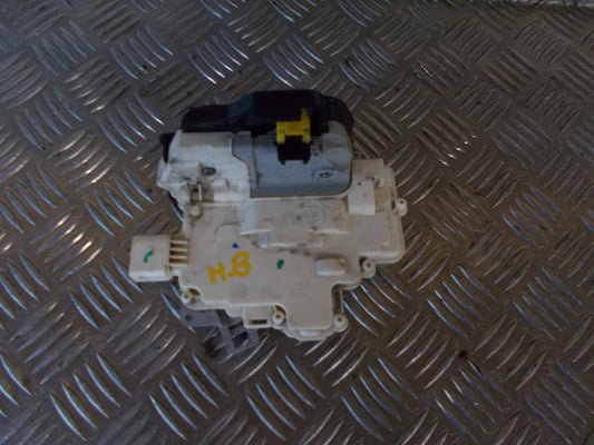 Audi A6 Dørlås Med OEM Nr. 4F0839016 Fra Audi Ophugger