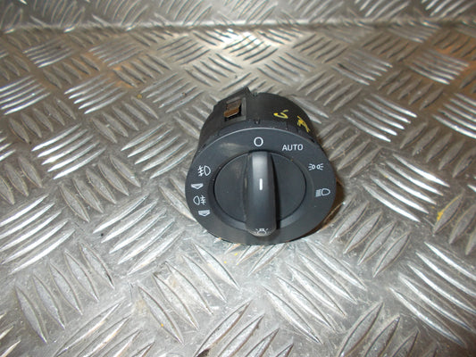 Audi A6 Kontakt Lys Med OEM Nr. 4F1941531D Fra Audi Ophugger