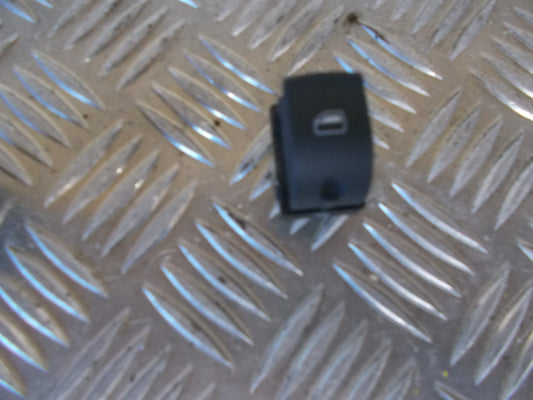 Audi A6 Kontakt Rudehejs Med OEM Nr. 4F0959855 Fra Audi Ophugger