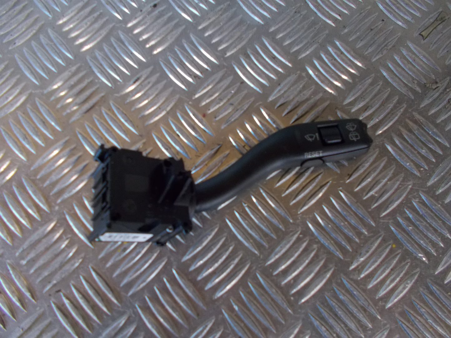 Audi A6 4F Kontakt Visker Med OEM Nr. 4E0953503C Fra Audi Ophugger