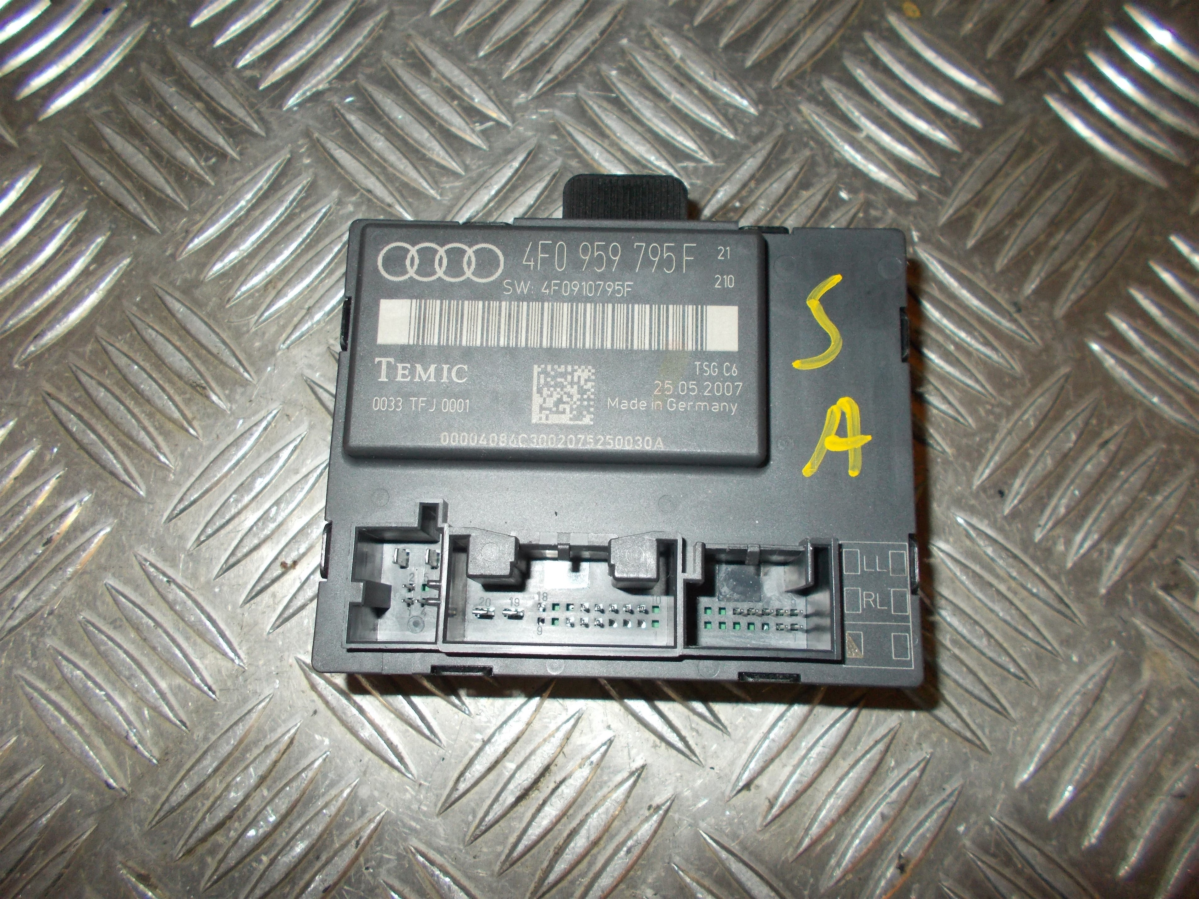 Audi A6 Relæ Diverse Med OEM Nr. 4F0959795F Fra Audi Ophugger