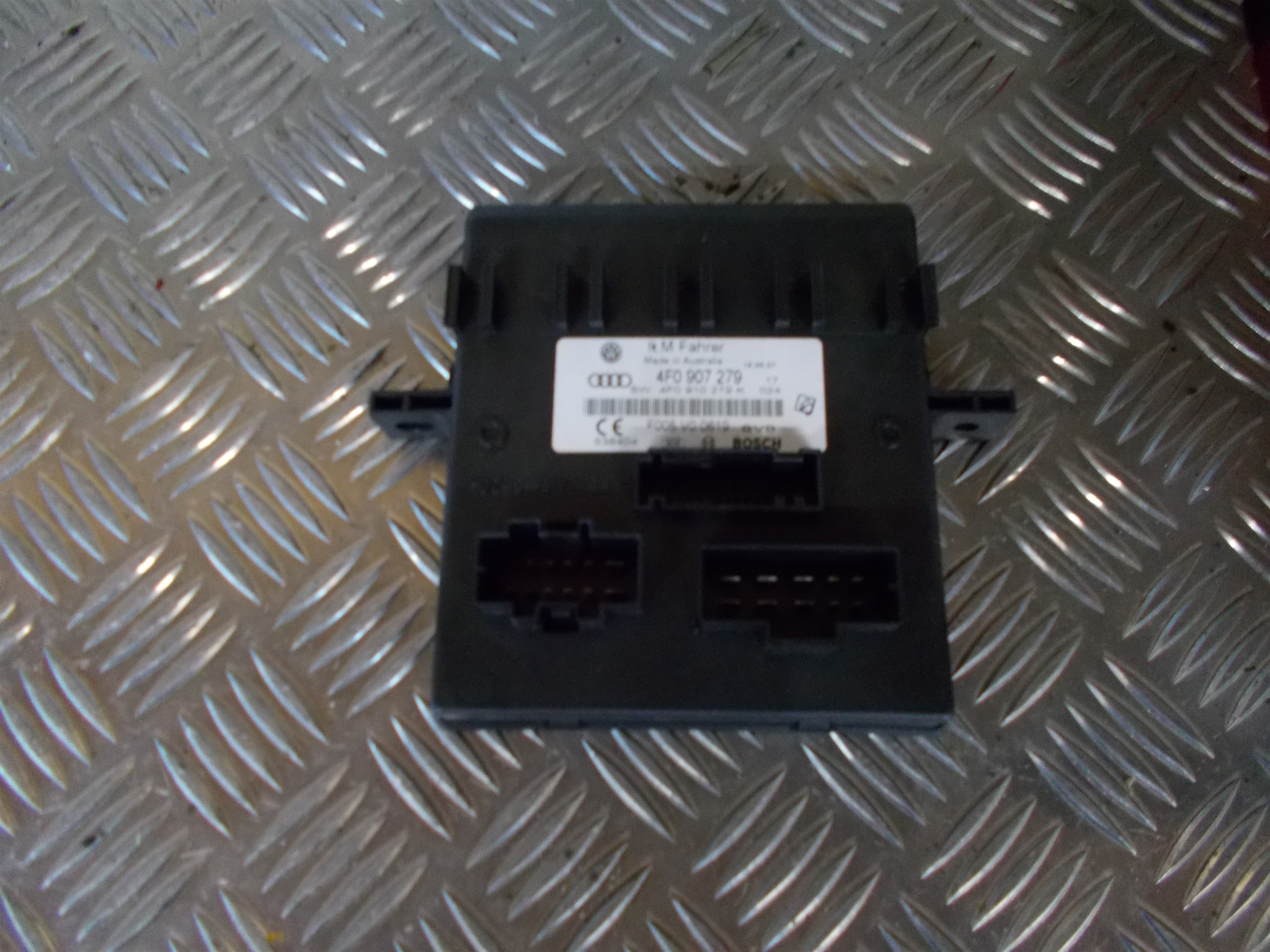 Audi A6 Relæ Diverse Med OEM Nr. 4F0907279 Fra Audi Ophugger