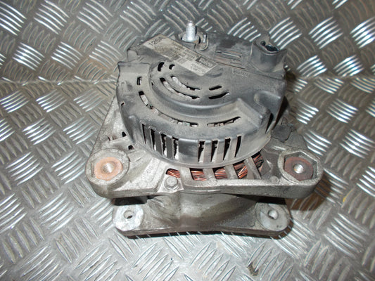 Nissan Primera P12 Generator Med OEM Nr. 23100AW300 Fra Nissan Ophugger
