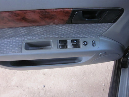 Daewoo Nubira Pluk-Selv-Bil Med OEM Nr. Ophugger Fra Daewoo Ophugger