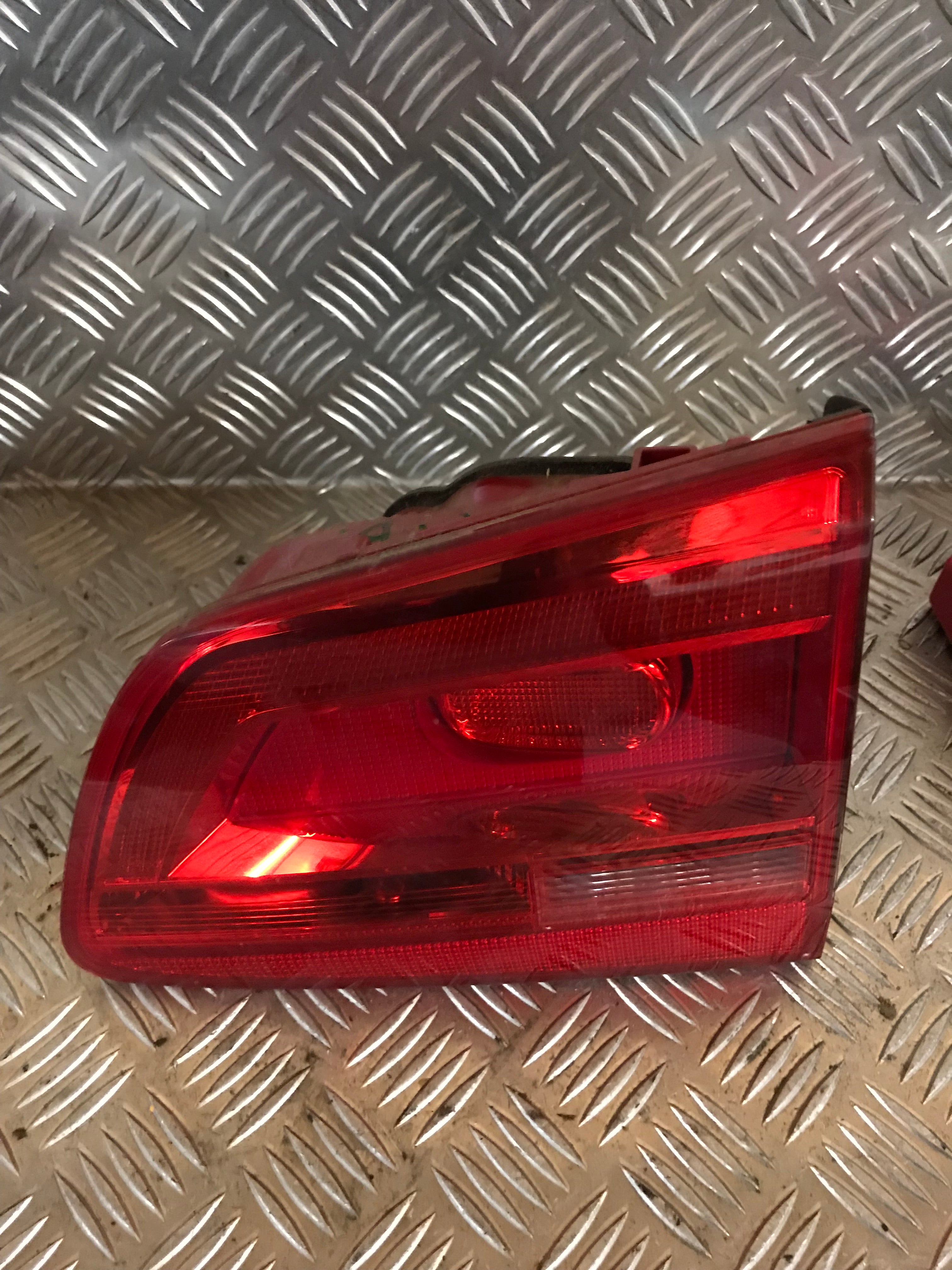 VW Touran Gp2 Baglygte Med OEM Nr. 1T0945094A Fra VW Ophugger