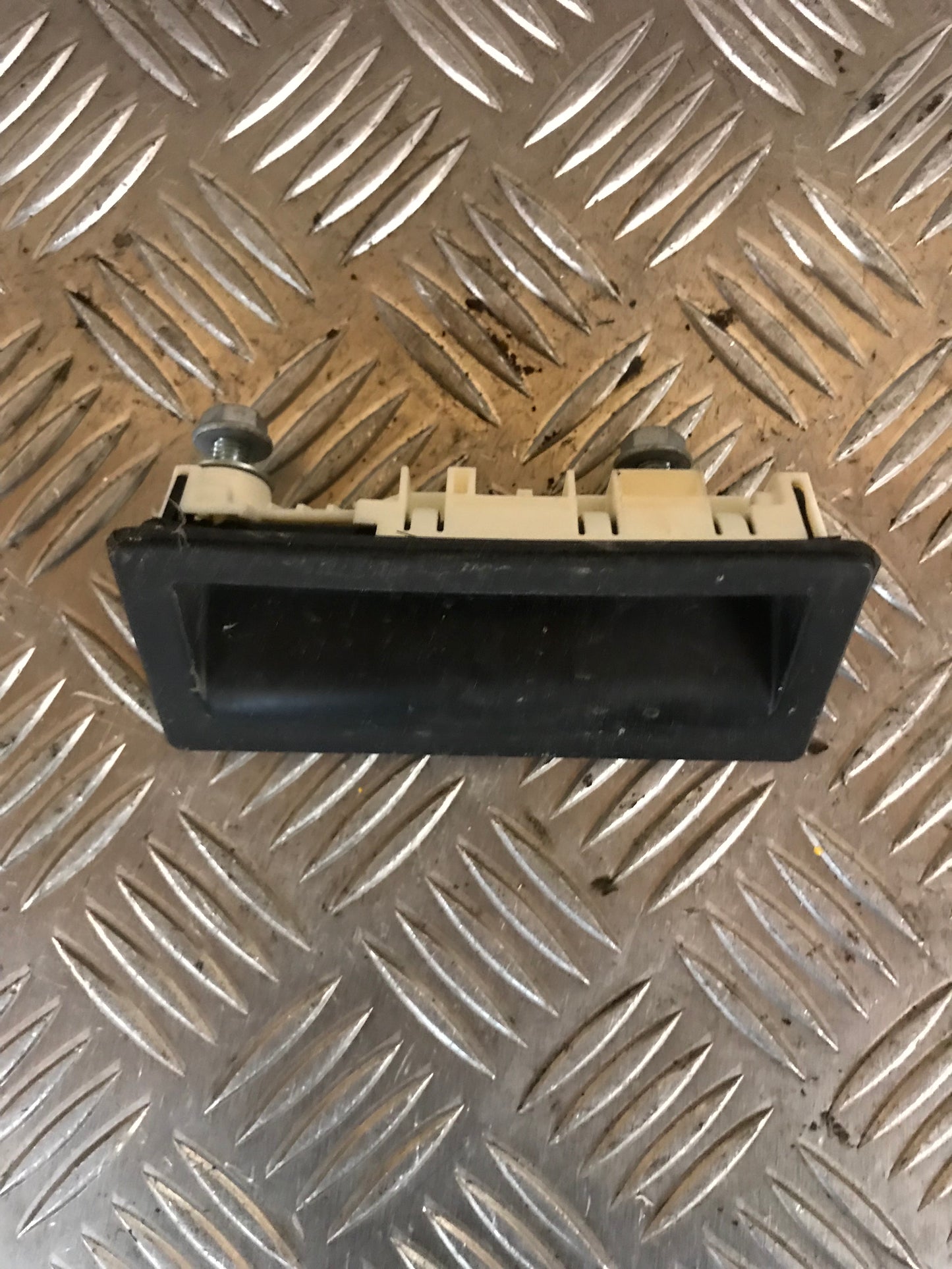 VW Touran GP2 Håndtag Udvendig Med OEM Nr. 5N0827566 Fra VW Ophugger