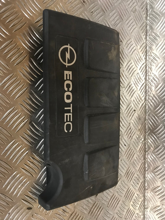 Opel Corsa D Topdæksel Med OEM Nr. 55561431 Fra Opel Ophugger