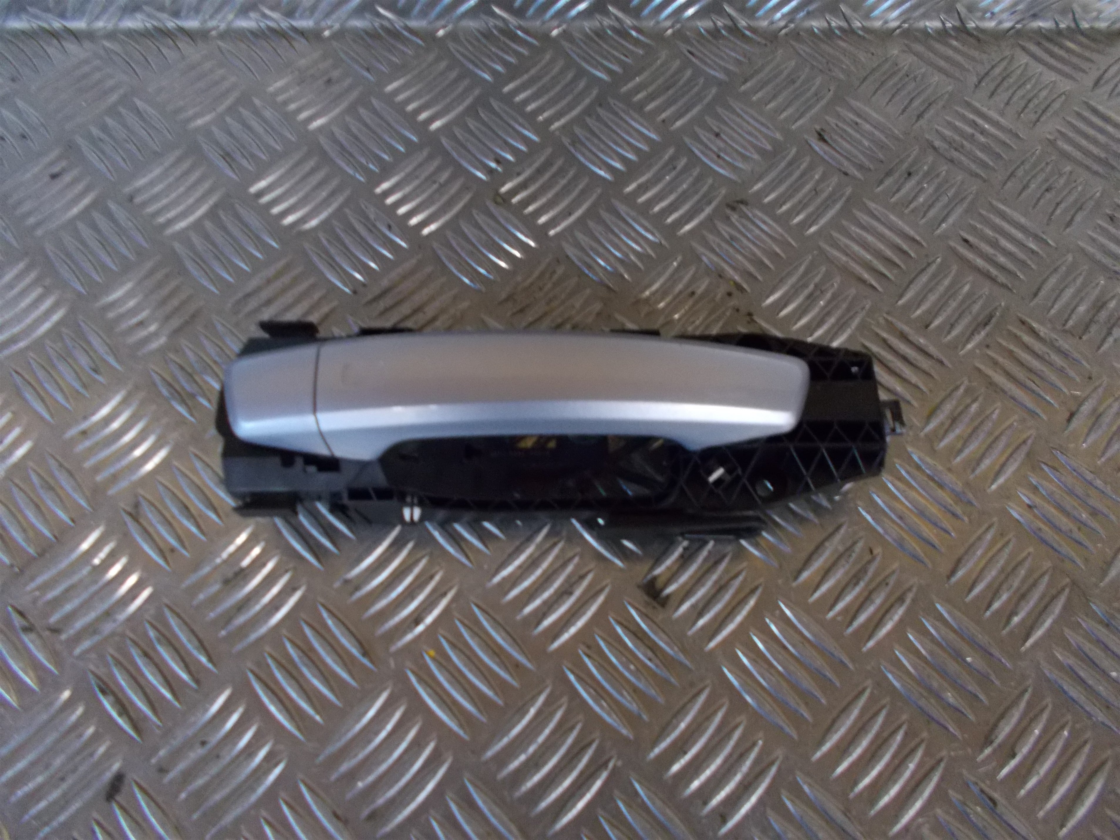 VW Touran Gp2 Håndtag Udvendig Med OEM Nr. 8V0839885 Fra VW Ophugger