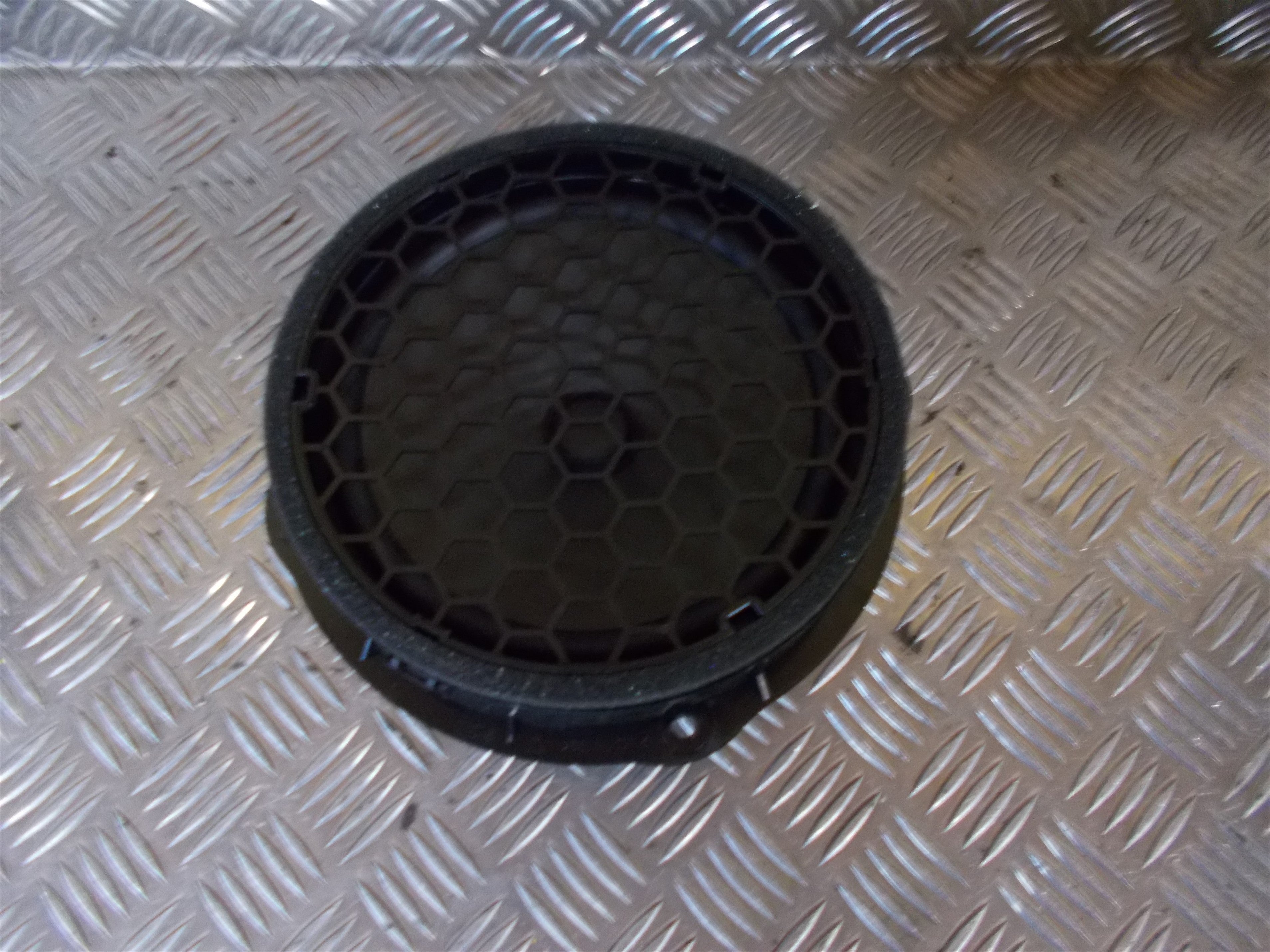 VW Touran Gp2 Højttaler Med OEM Nr. 8V0035415 Fra VW Ophugger