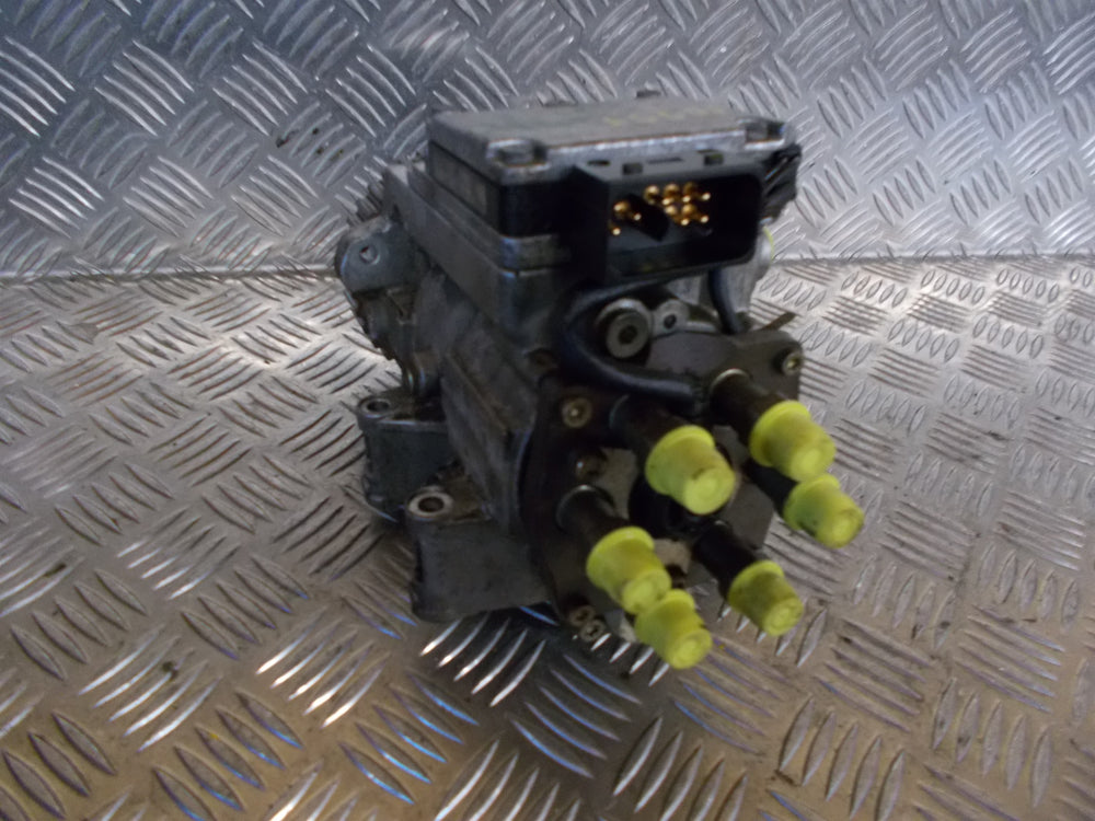 Audi A4 Dieselpumpe Med OEM Nr. 0470508002 Fra Audi Ophugger