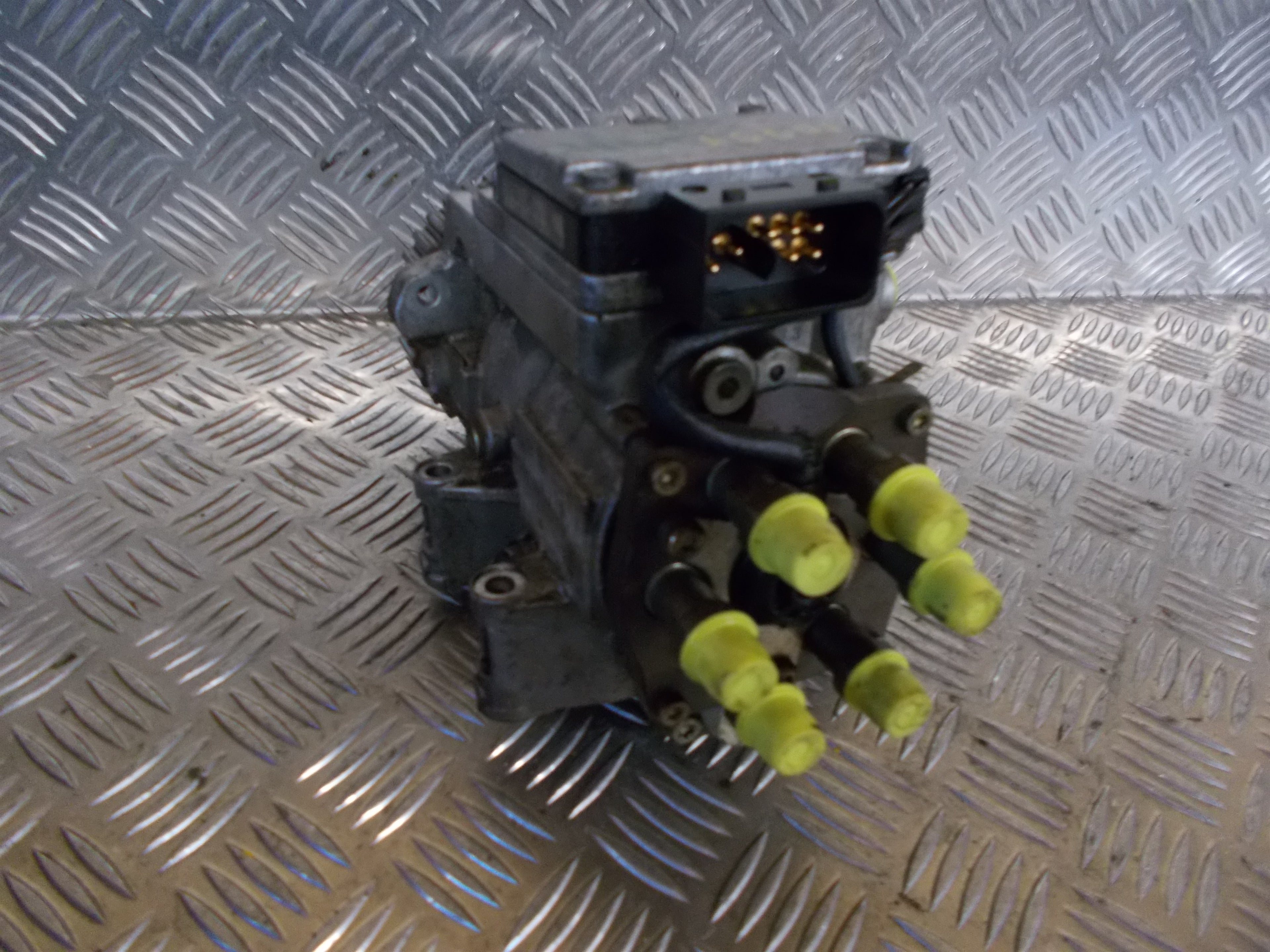 Audi A4 Dieselpumpe Med OEM Nr. 0470508002 Fra Audi Ophugger