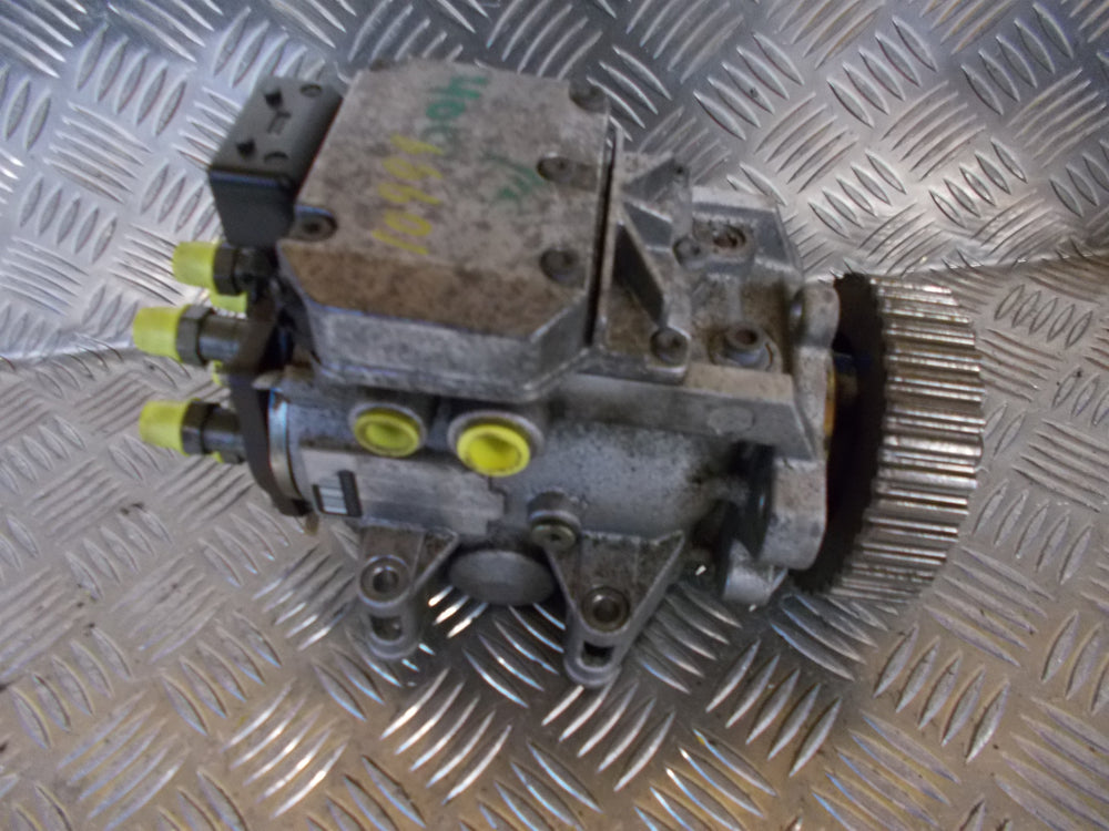 Audi A4 Dieselpumpe Med OEM Nr. 0470508002 Fra Audi Ophugger