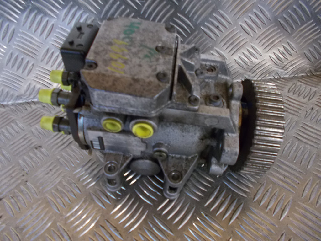 Audi A4 Dieselpumpe Med OEM Nr. 0470508002 Fra Audi Ophugger