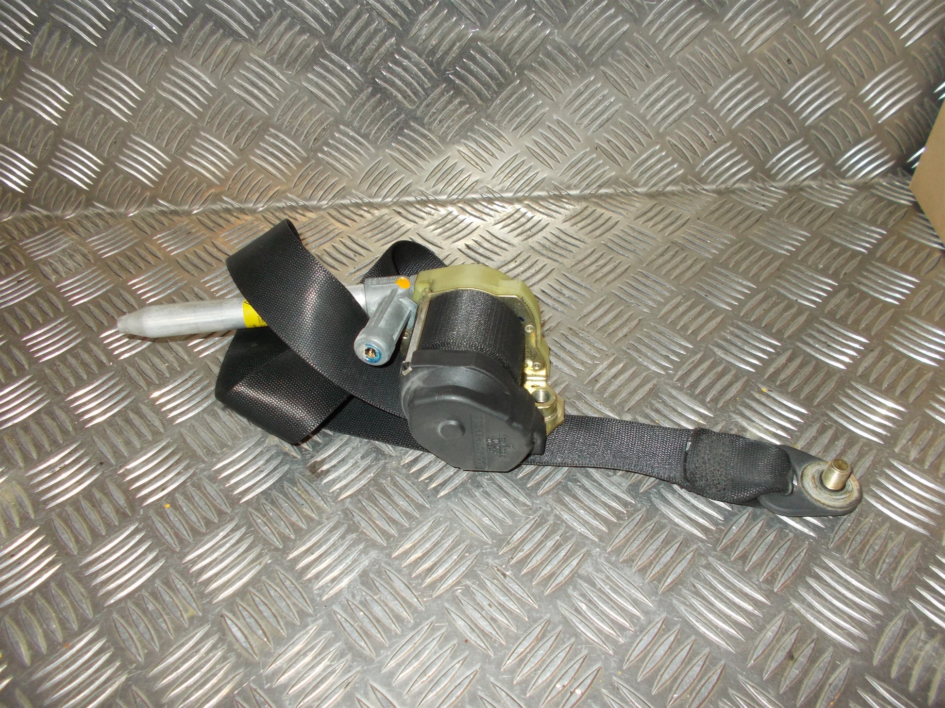 Mercedes E W210 Sikkerhedsseler For Med OEM Nr. Ophugger Fra Mercedes Ophugger