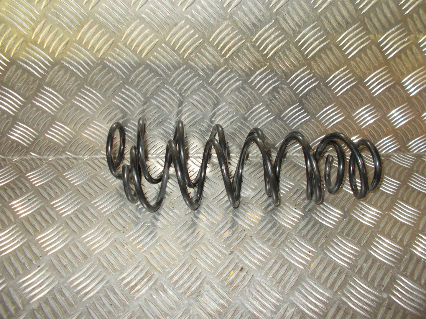 VW Lupo 6E/6X Bagfjeder Spiral Med OEM Nr. 6E0511115H Fra VW Ophugger