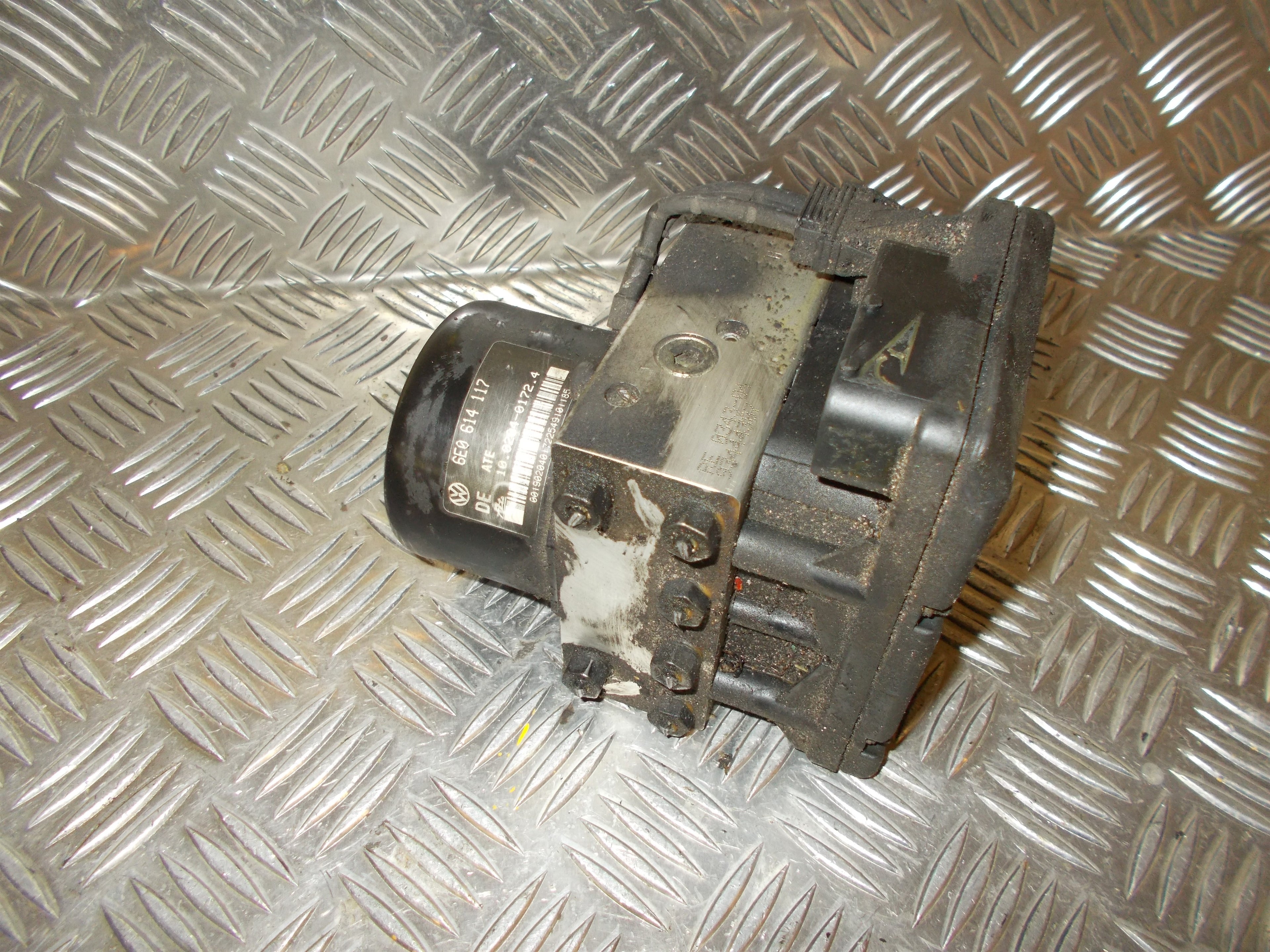 VW Lupo 6E/6X ABS Pumpe Med OEM Nr. 6E0907379 Fra VW Ophugger