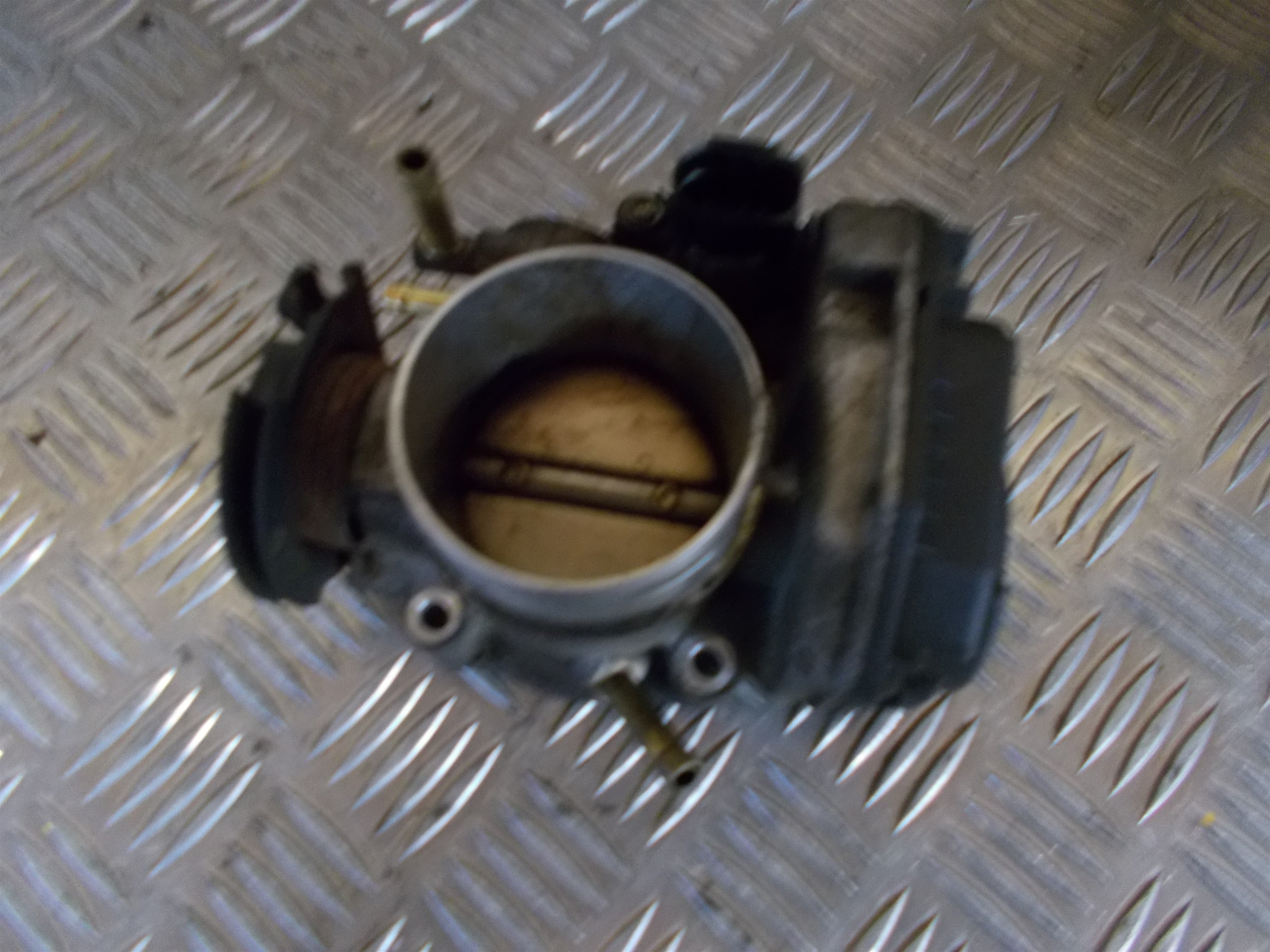 Skoda Octavia Spjældhus Med OEM Nr. 06A133064J Fra Skoda Ophugger