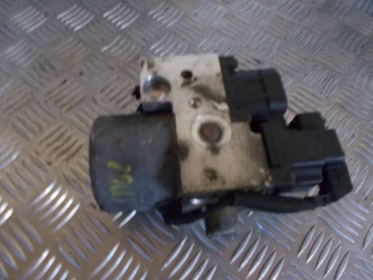 VW Passat 3B Abs Pumpe Med OEM Nr. 8E0614111AB Fra VW Ophugger