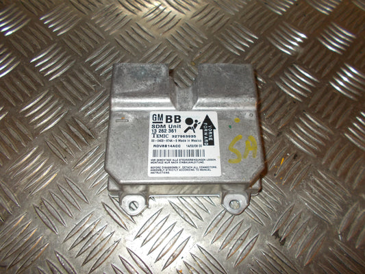 Opel Corsa D Airbag Elboks Med OEM Nr. 13262361 Fra Opel Ophugger