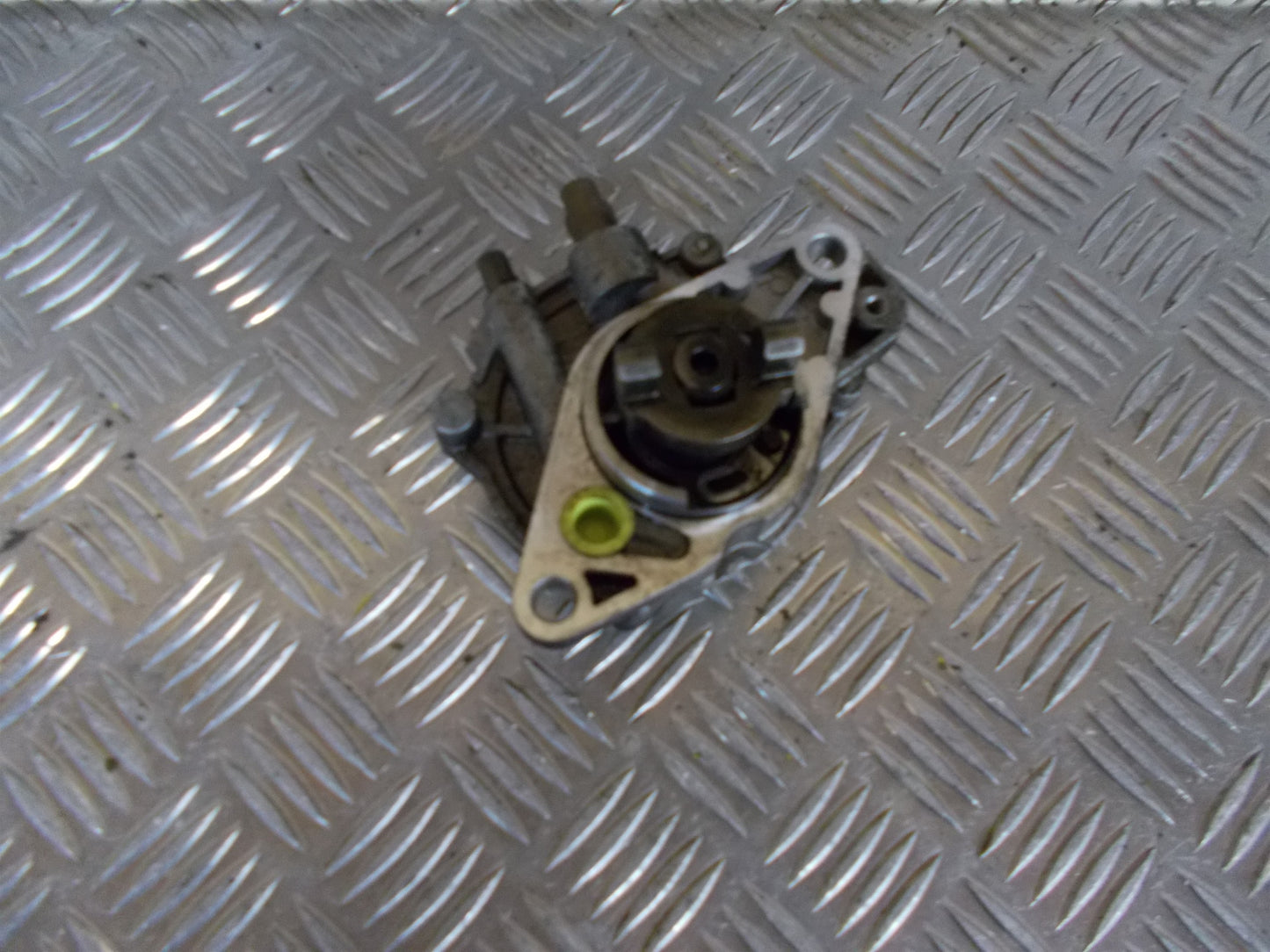 Opel Corsa D Vacuumpumpe Med OEM Nr. 55193232 Fra Opel Ophugger