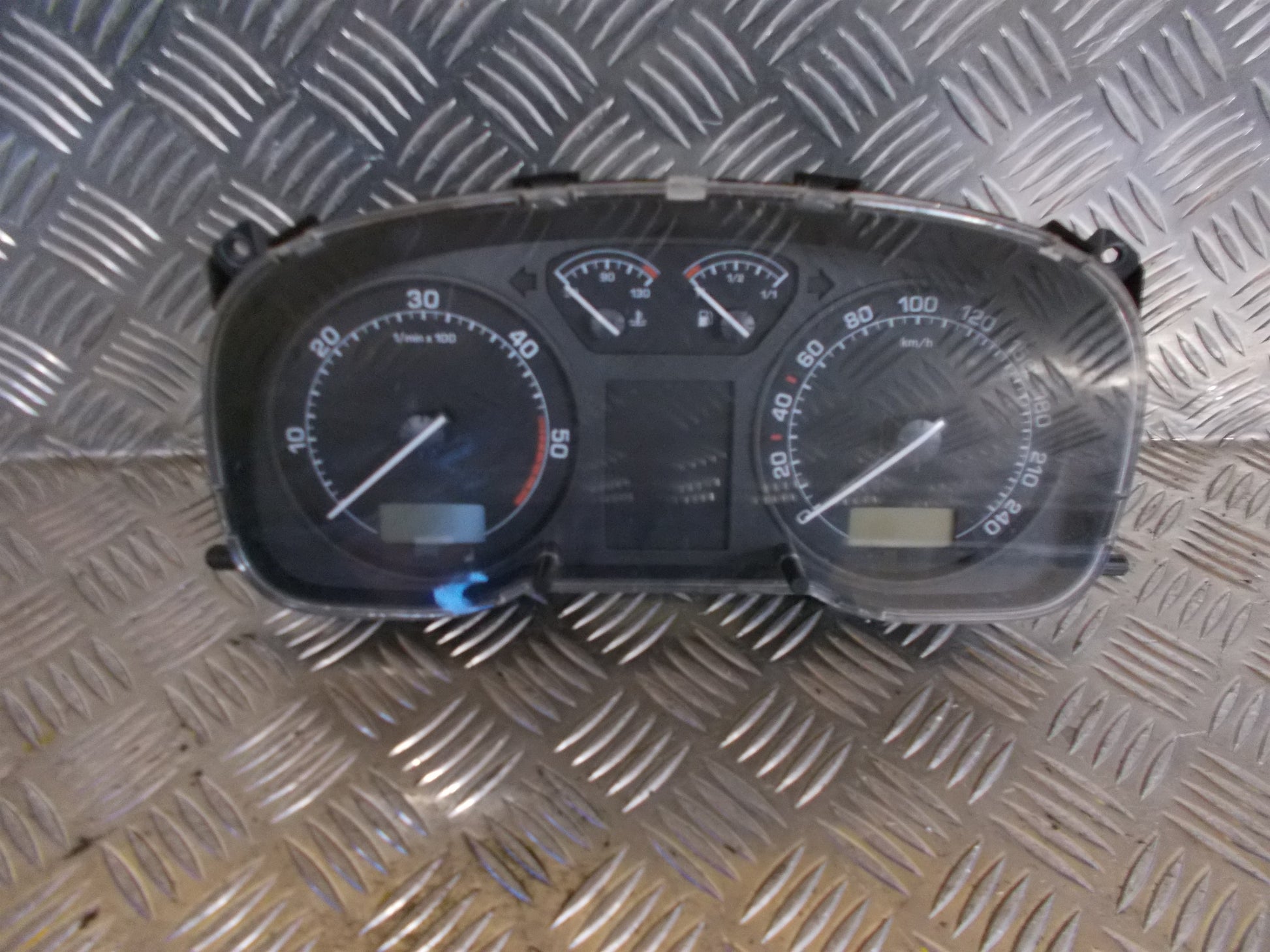Skoda Octavia Speedometer - Instrument Med OEM Nr. 1U0920811JKD0 Fra Skoda Ophugger