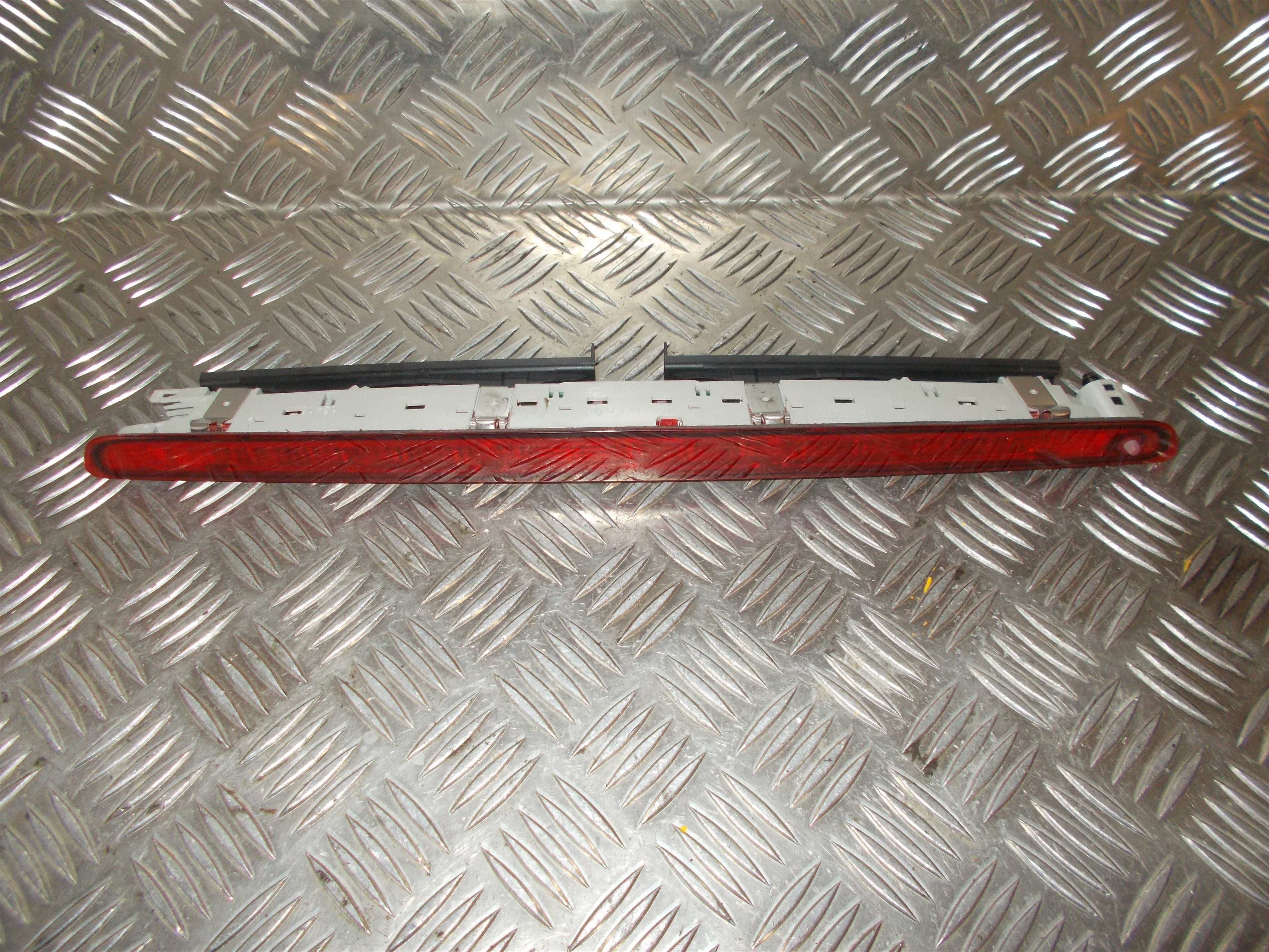 Skoda Octavia Bremselys Med OEM Nr. 5E9945097 Fra Skoda Ophugger