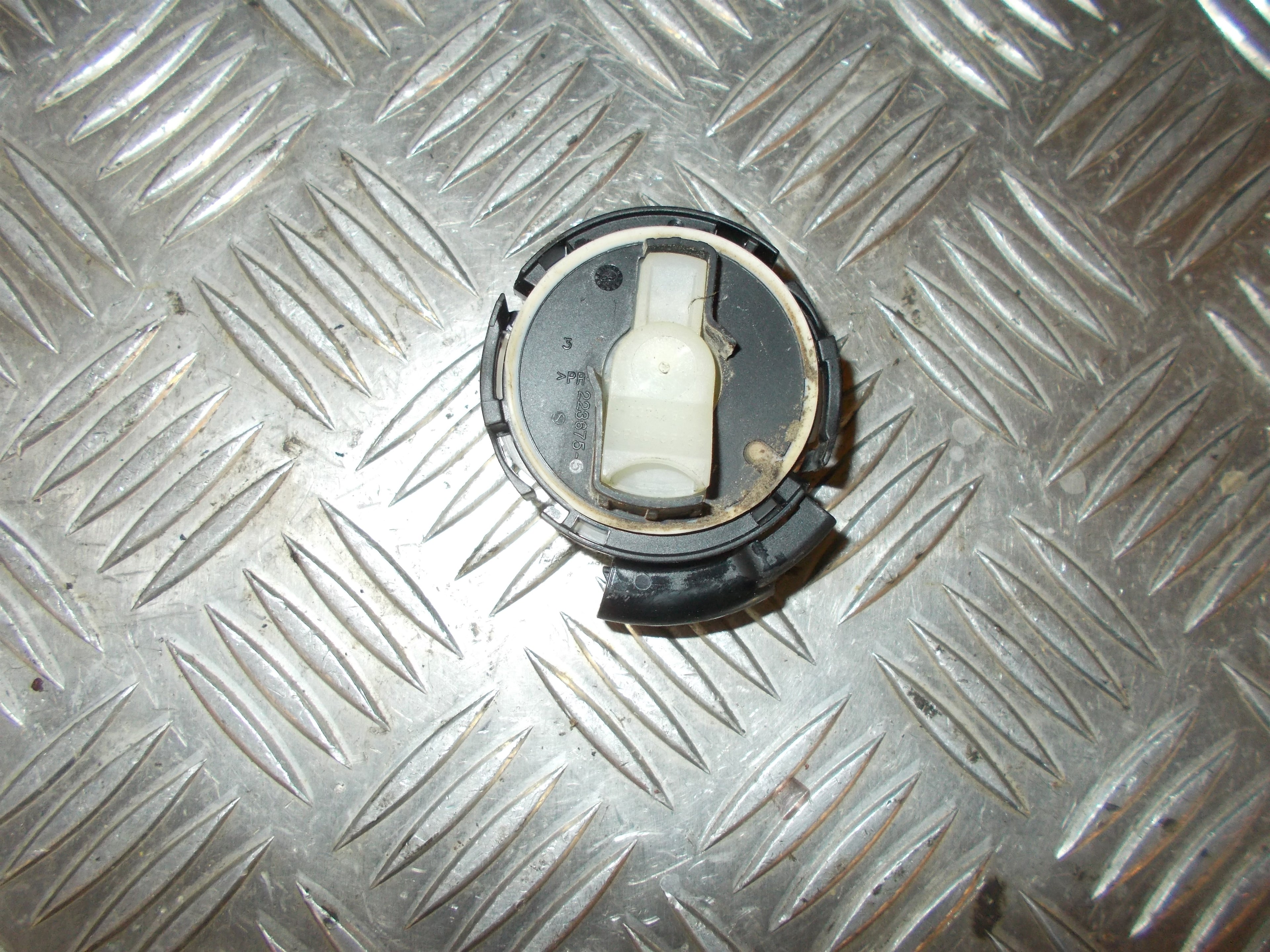 Skoda Octavia Airbag Føler Med OEM Nr. 3Q0959354 Fra Skoda Ophugger