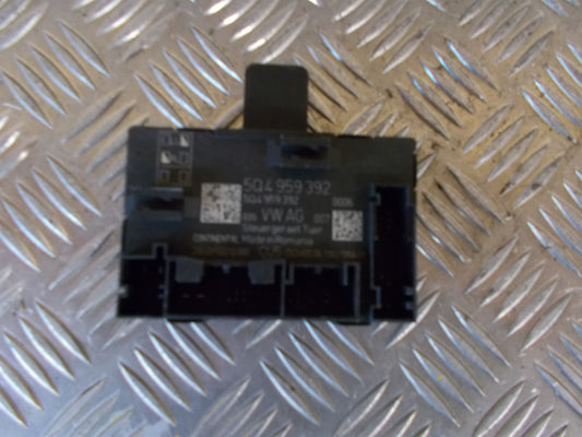 Skoda Octavia Bcm / Komfortkomputer Med OEM Nr. 5Q4959392 Fra Skoda Ophugger