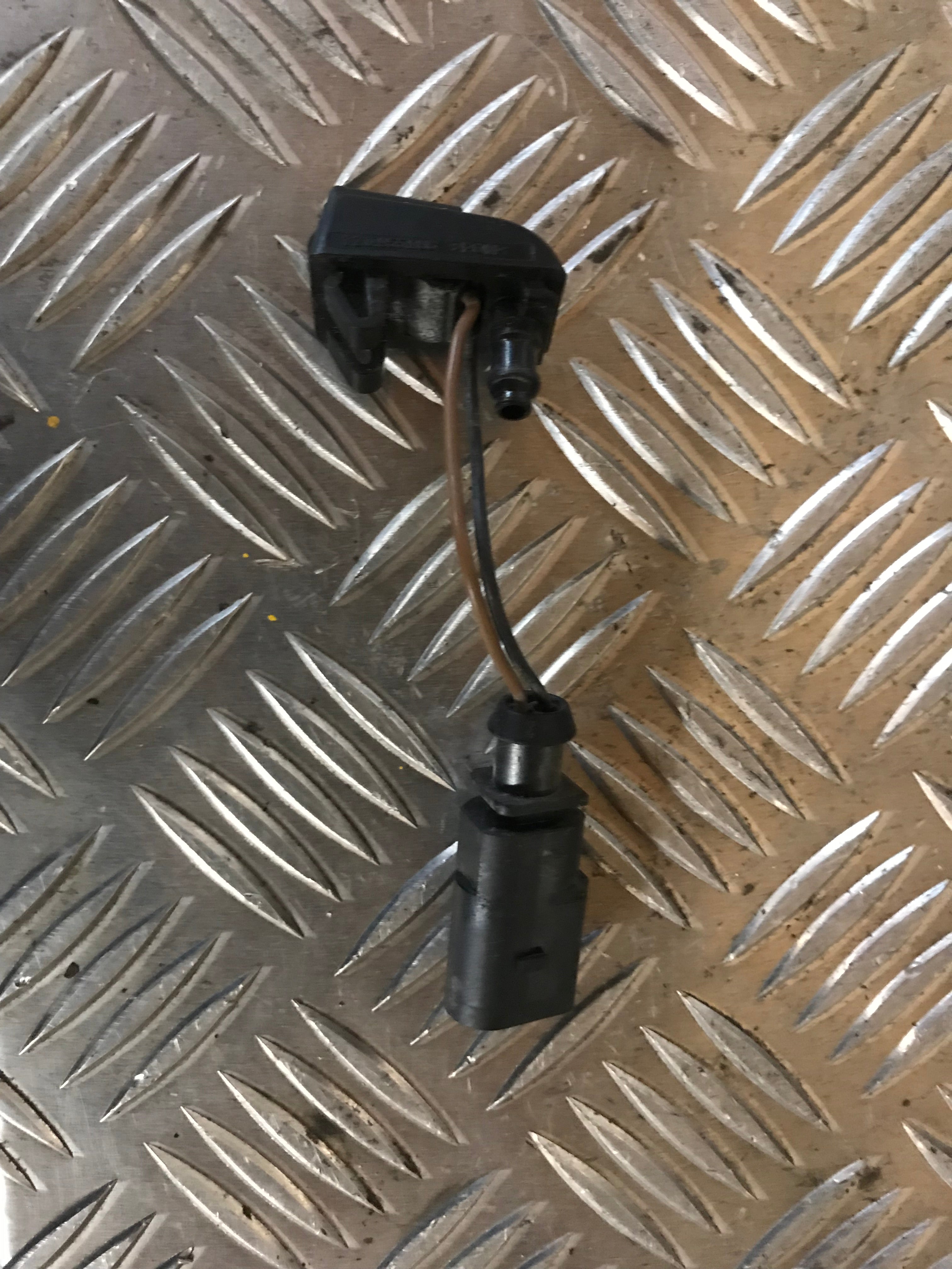 Skoda Octavia Sprinklerdyse Med OEM Nr. 1Z0955986 Fra Skoda Ophugger