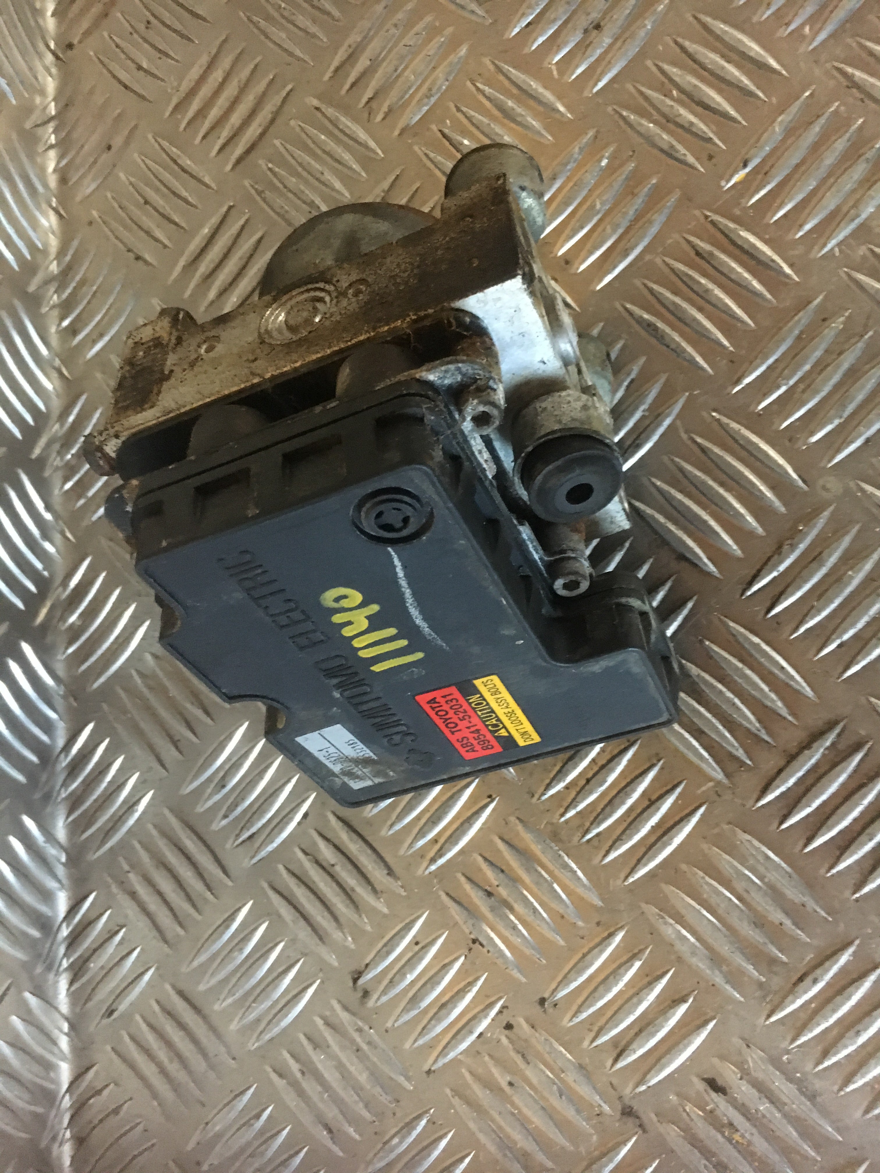 Toyota Yaris Jap. ABS Pumpe Med OEM Nr. 8954152031 Fra Toyota Ophugger