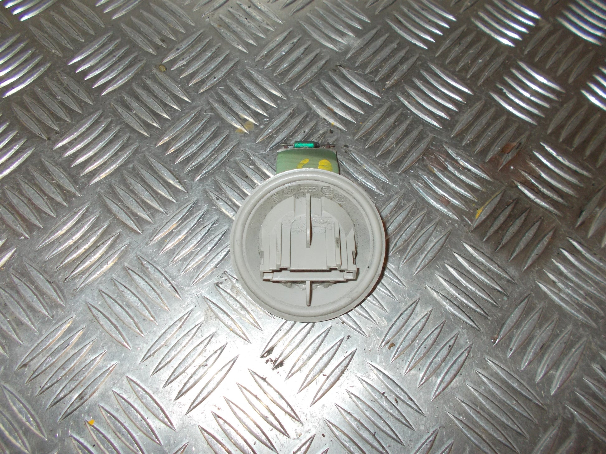 VW Polo 6R Varmemodstand Med OEM Nr. 6Q0959263A Fra VW Ophugger