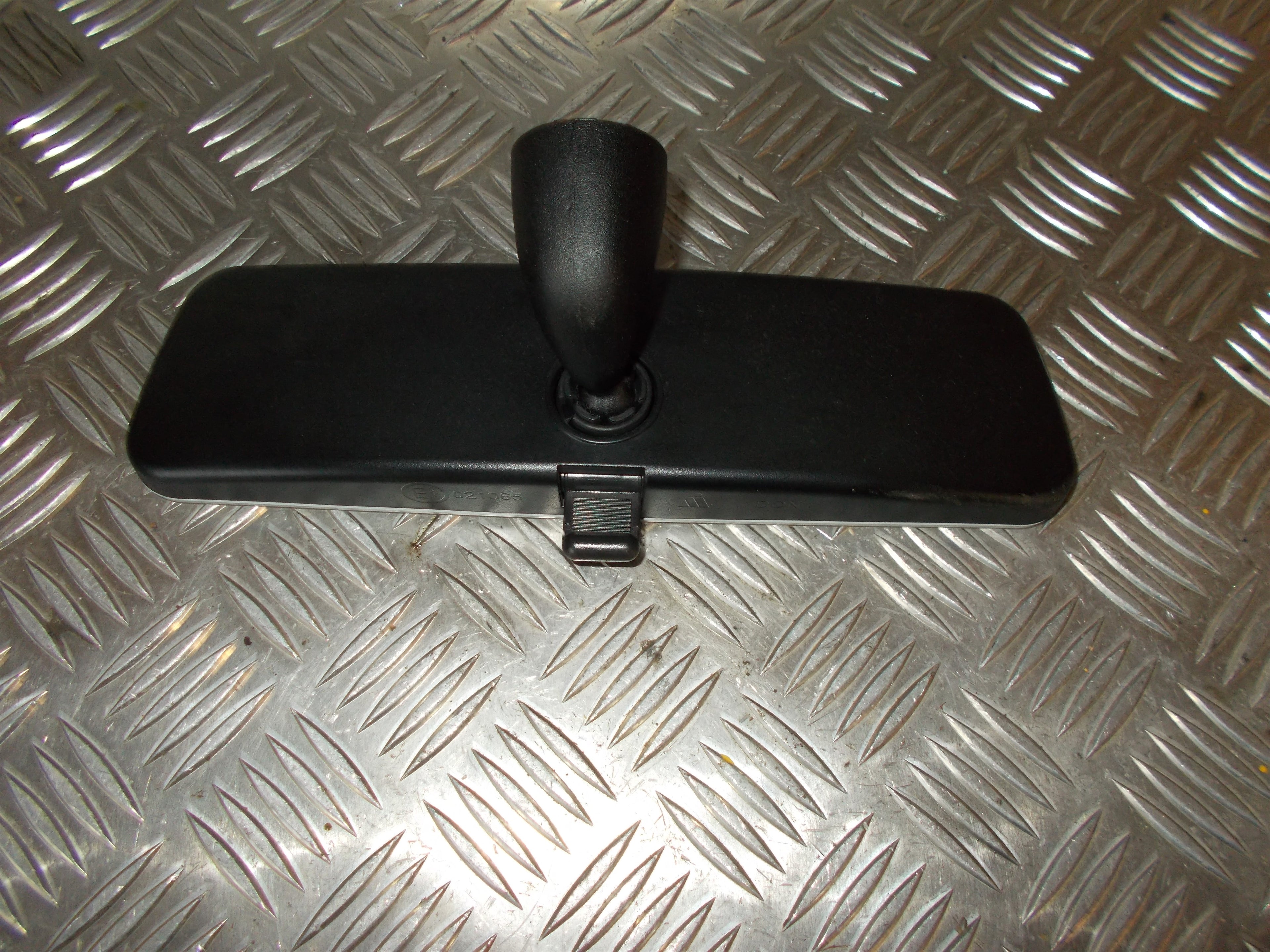 VW Polo 6R Bakspejl Indvend Med OEM Nr. 3C0857511J Fra VW Ophugger