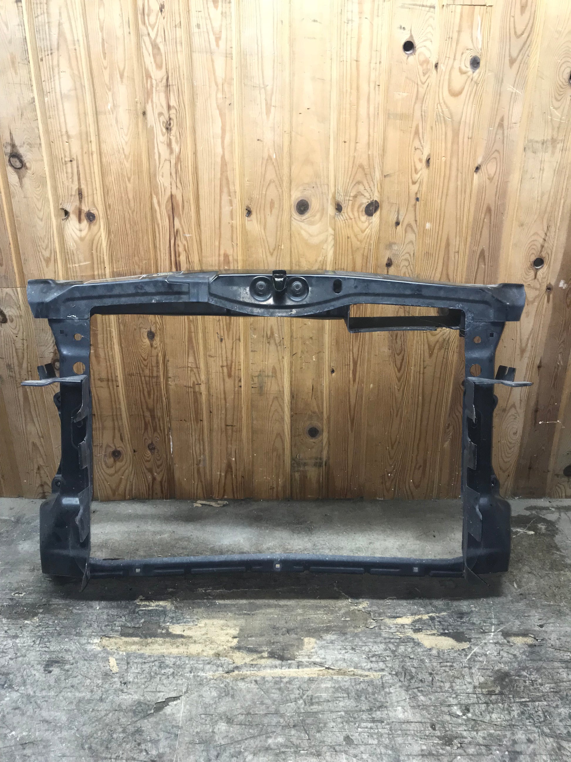 Skoda Octavia Frontkasse Med OEM Nr. 1Z0805591F Fra Skoda Ophugger