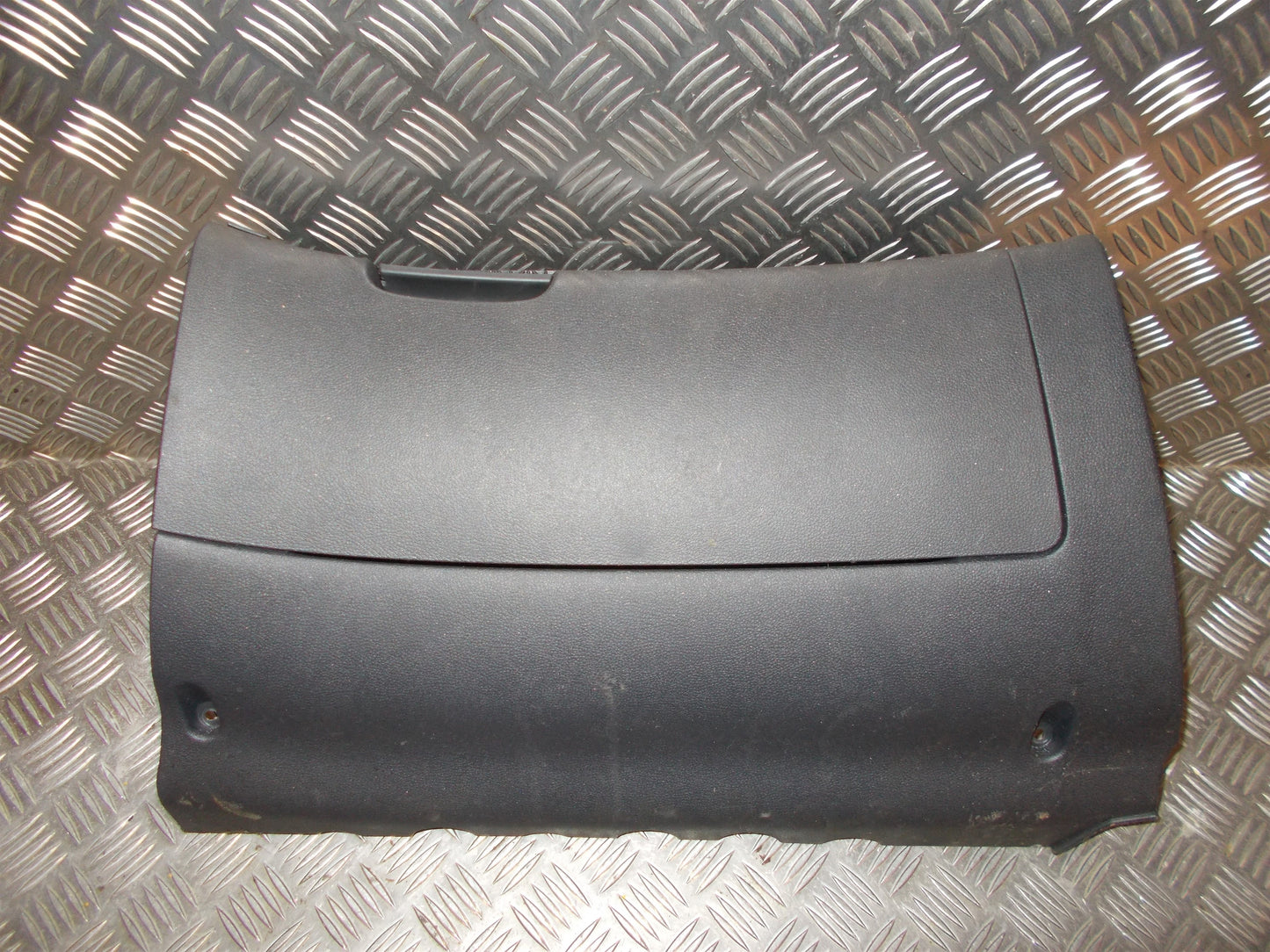 Skoda Octavia Handskerum Med OEM Nr. 1Z1857103 Fra Skoda Ophugger