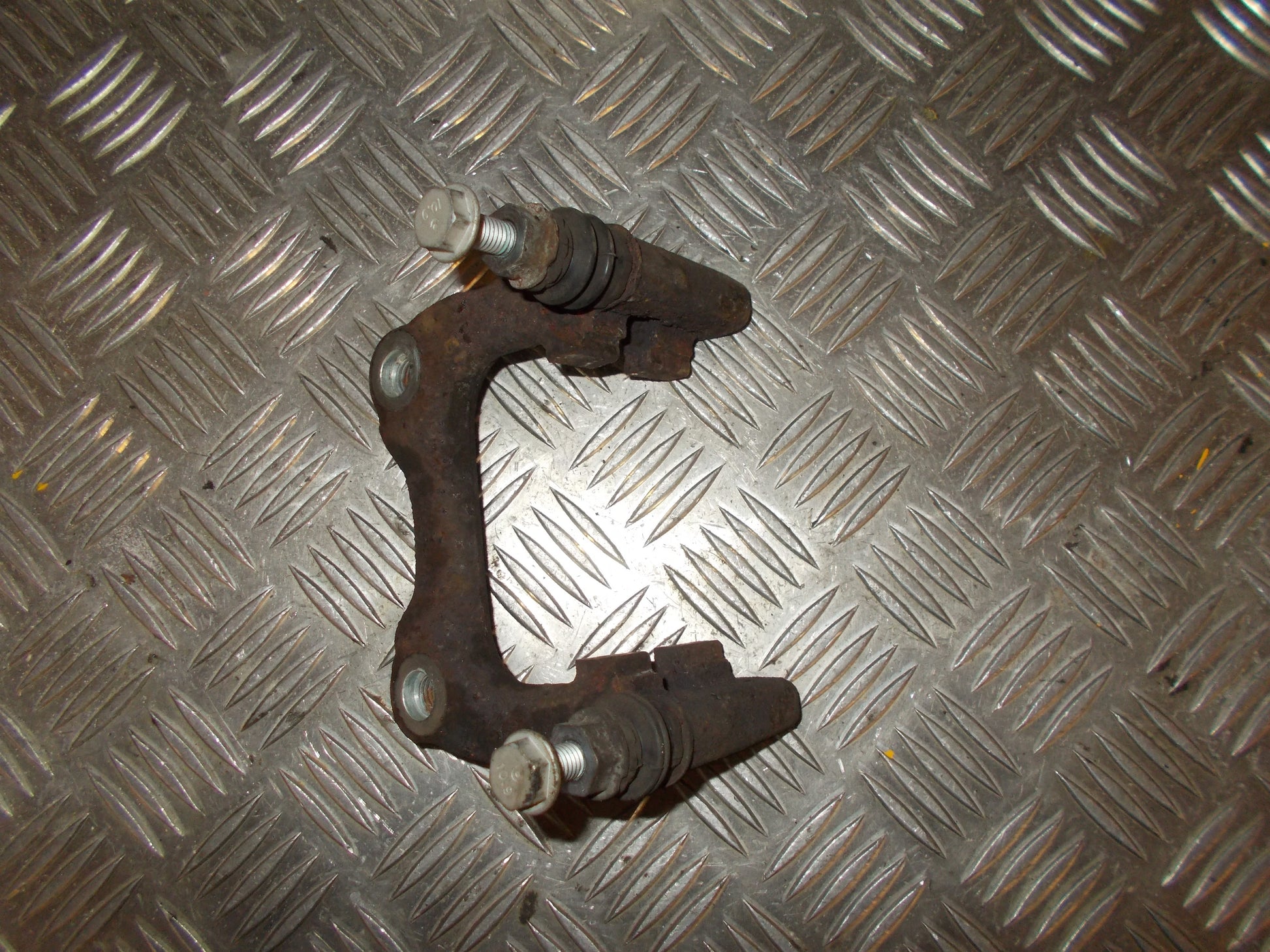 Skoda Octavia Bremseåg Med OEM Nr. 1K0615425P Fra Skoda Ophugger