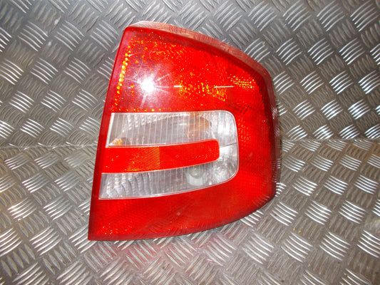 Skoda Octavia Baglygte Med OEM Nr. 1Z5945112A Fra Skoda Ophugger