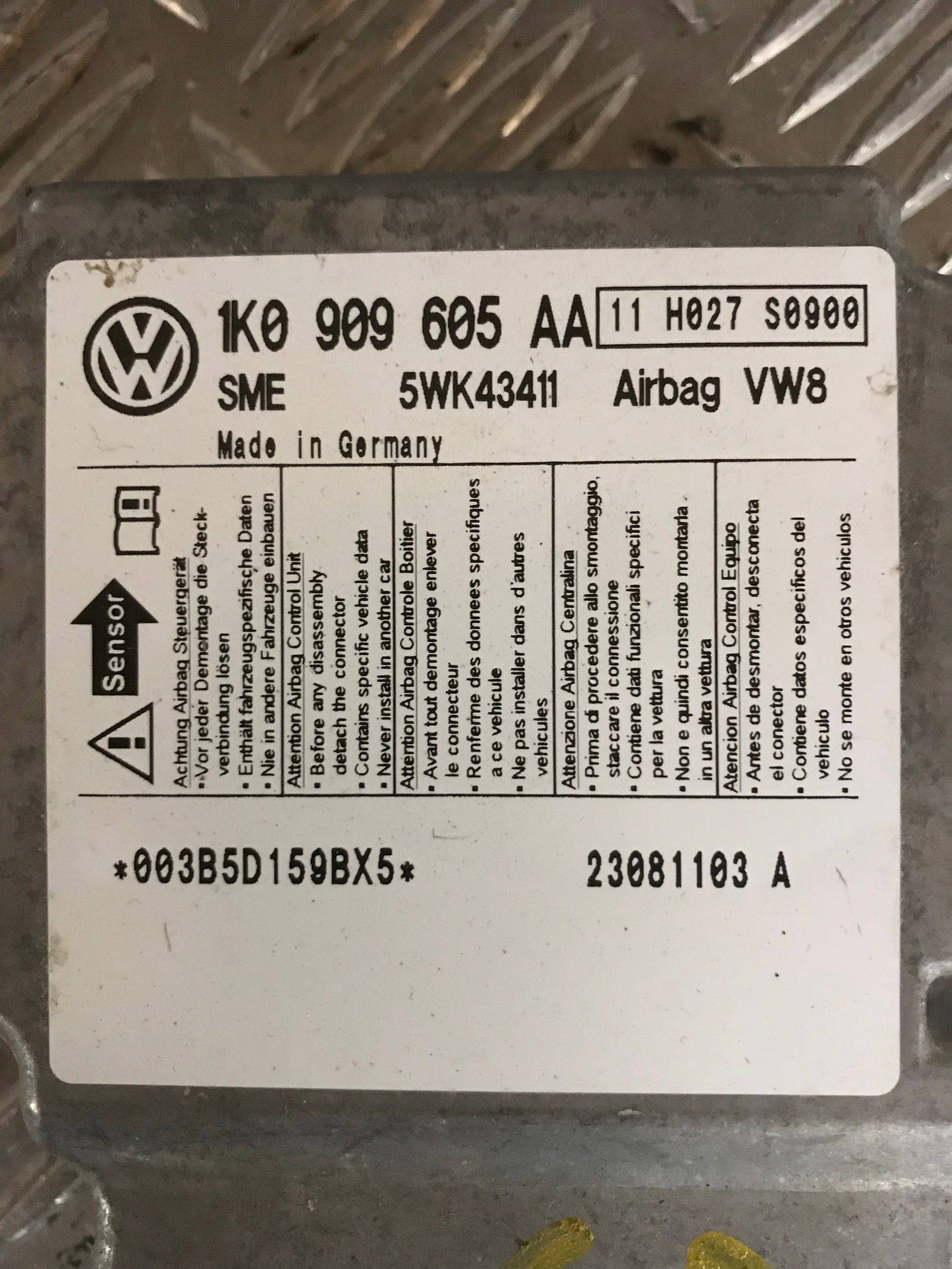 Skoda Octavia Airbag Elboks Med OEM Nr. 1K0909605AA Fra Skoda Ophugger