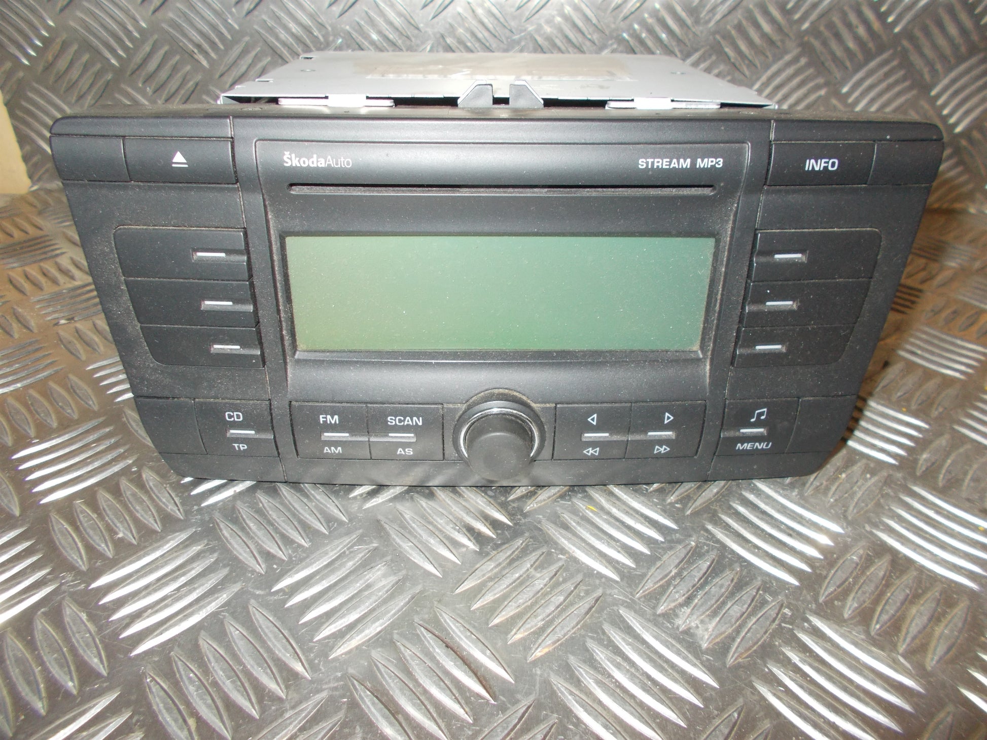 Skoda Octavia Radio M/Cd Med OEM Nr. 1Z0035161C Fra Skoda Ophugger