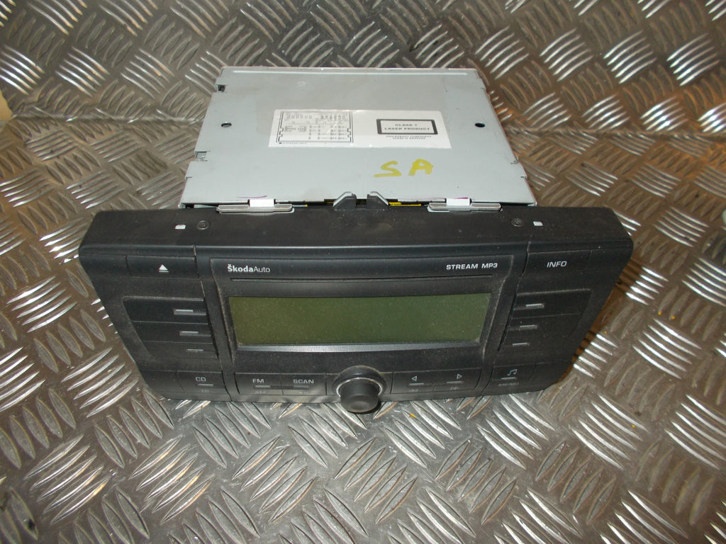 Skoda Octavia Radio M/Cd Med OEM Nr. 1Z0035161C Fra Skoda Ophugger