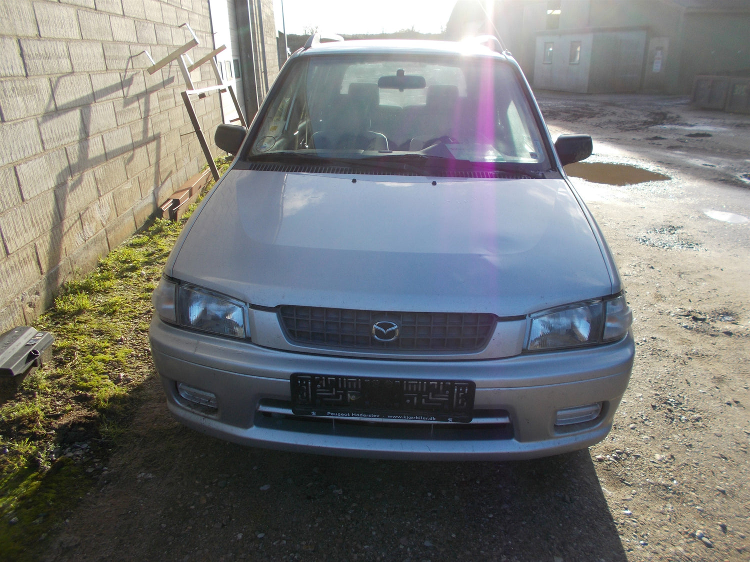 Mazda Demio Pluk-Selv-Bil Med OEM Nr. Ophugger Fra Mazda Ophugger