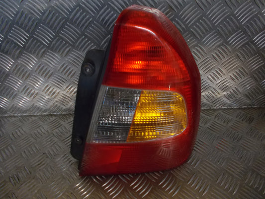 Hyundai Accent Baglygte Med OEM Nr. Ophugger Fra Hyundai Ophugger