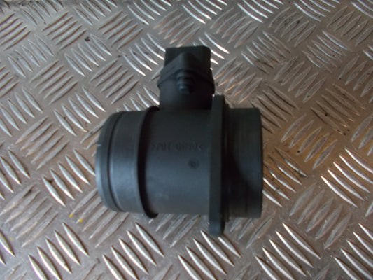 VW Polo Facel. 6N Luftmængdemåler Med OEM Nr. 038906461B Fra VW Ophugger
