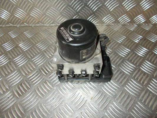 VW Polo Facel. 6N Abs Pumpe Med OEM Nr. 6X0614117 Fra VW Ophugger