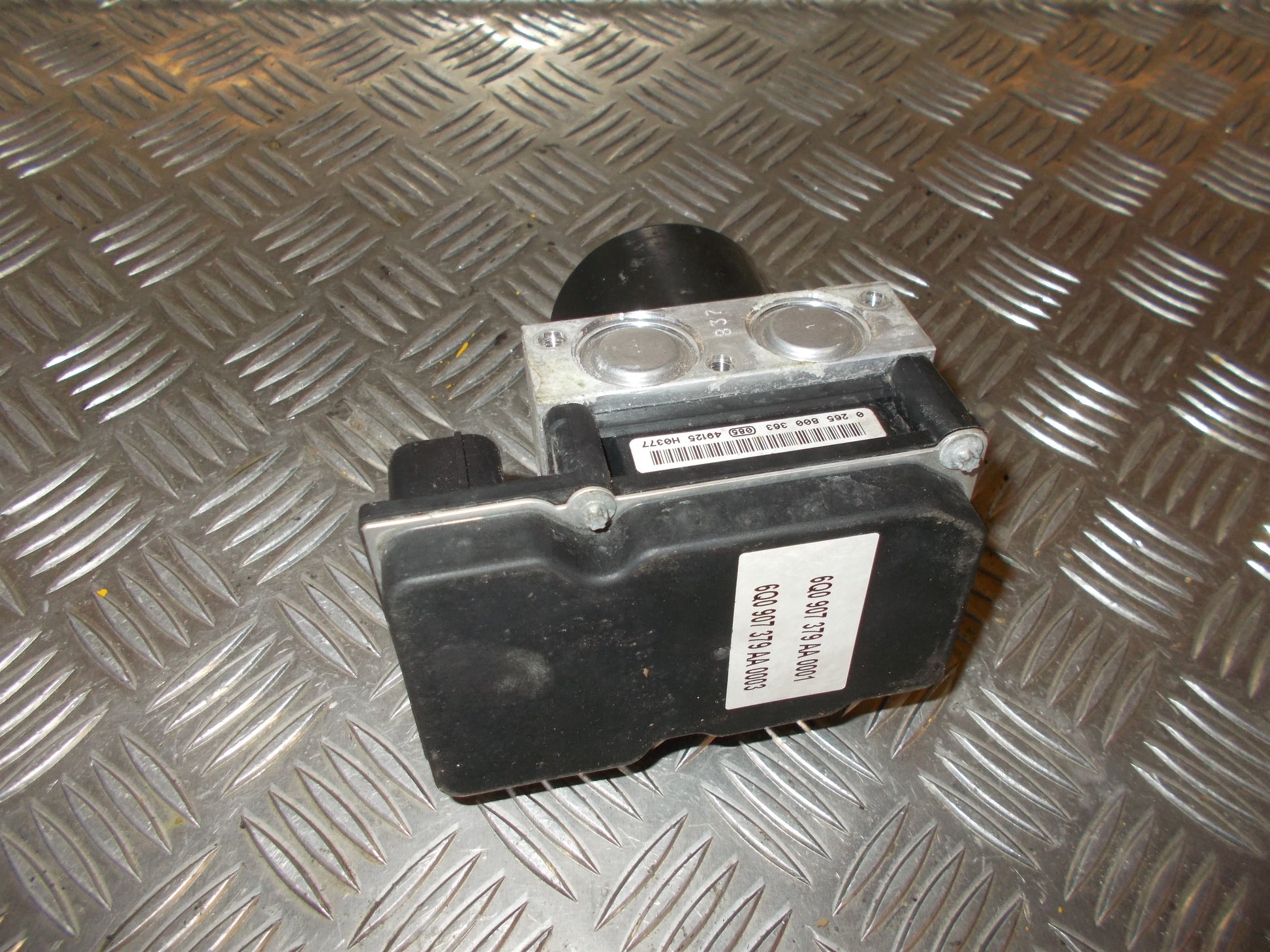 Skoda Fabia Abs Pumpe Med OEM Nr. 6Q0614117R Fra Skoda Ophugger