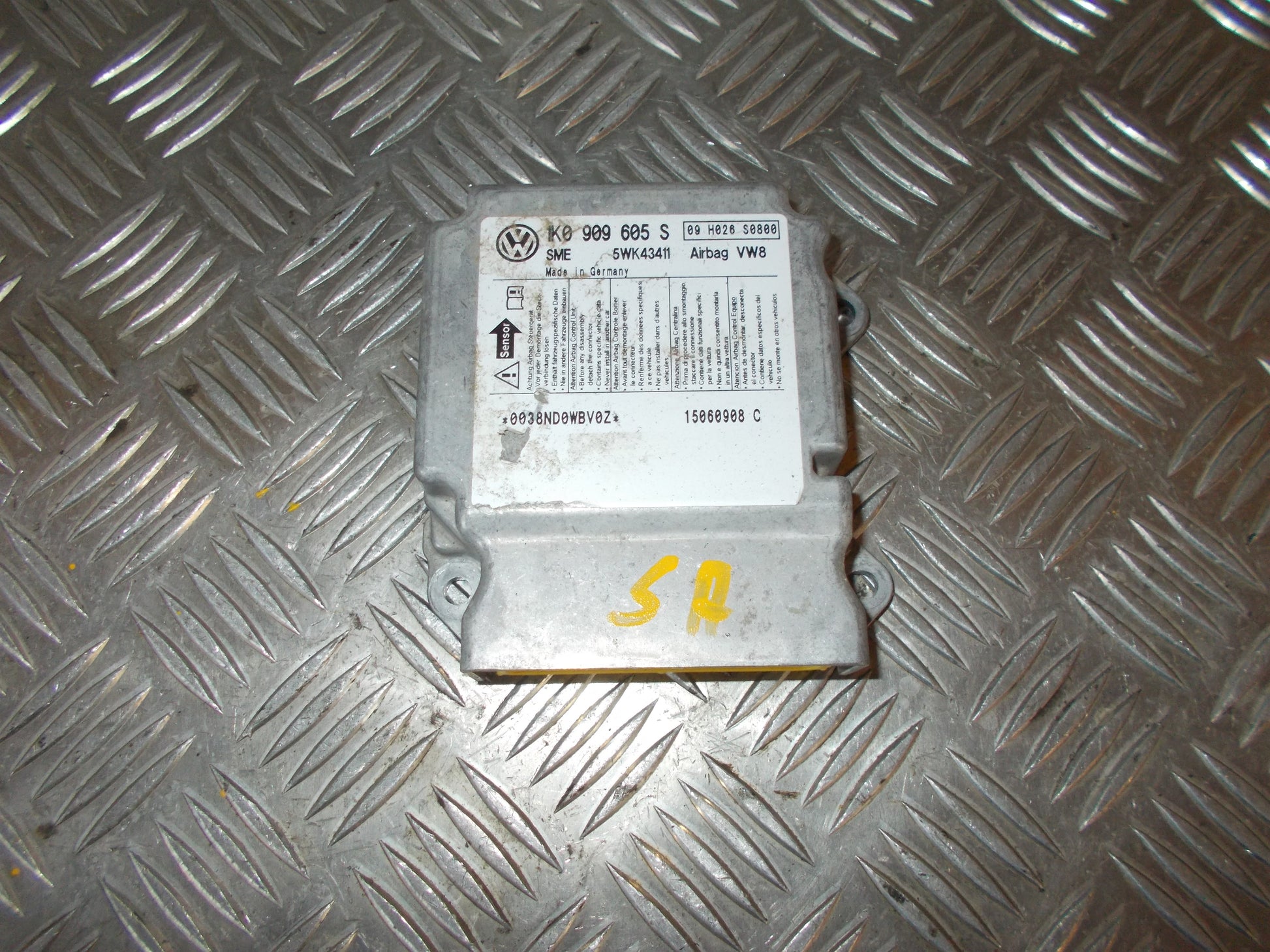 Skoda Octavia Airbag Elboks Med OEM Nr. 1K0909605S Fra Skoda Ophugger